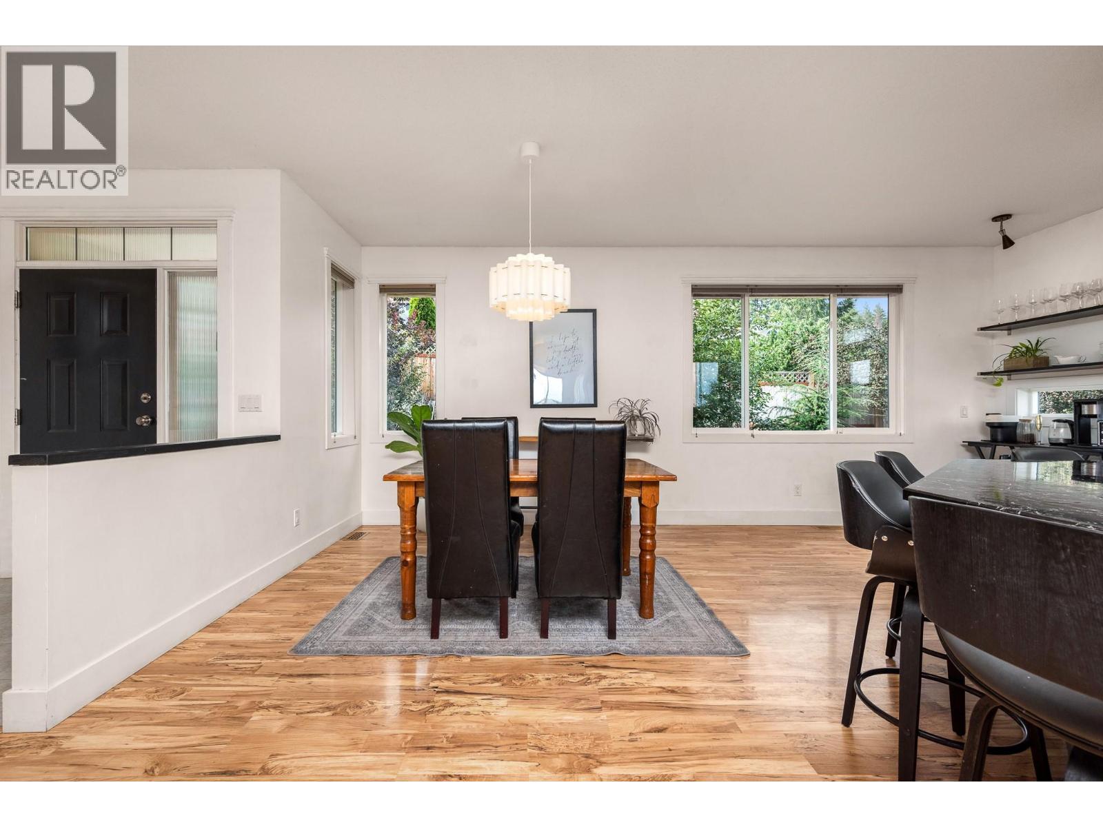 2040 Skyview Crescent, Lumby, British Columbia  V0E 2G0 - Photo 10 - 10397306