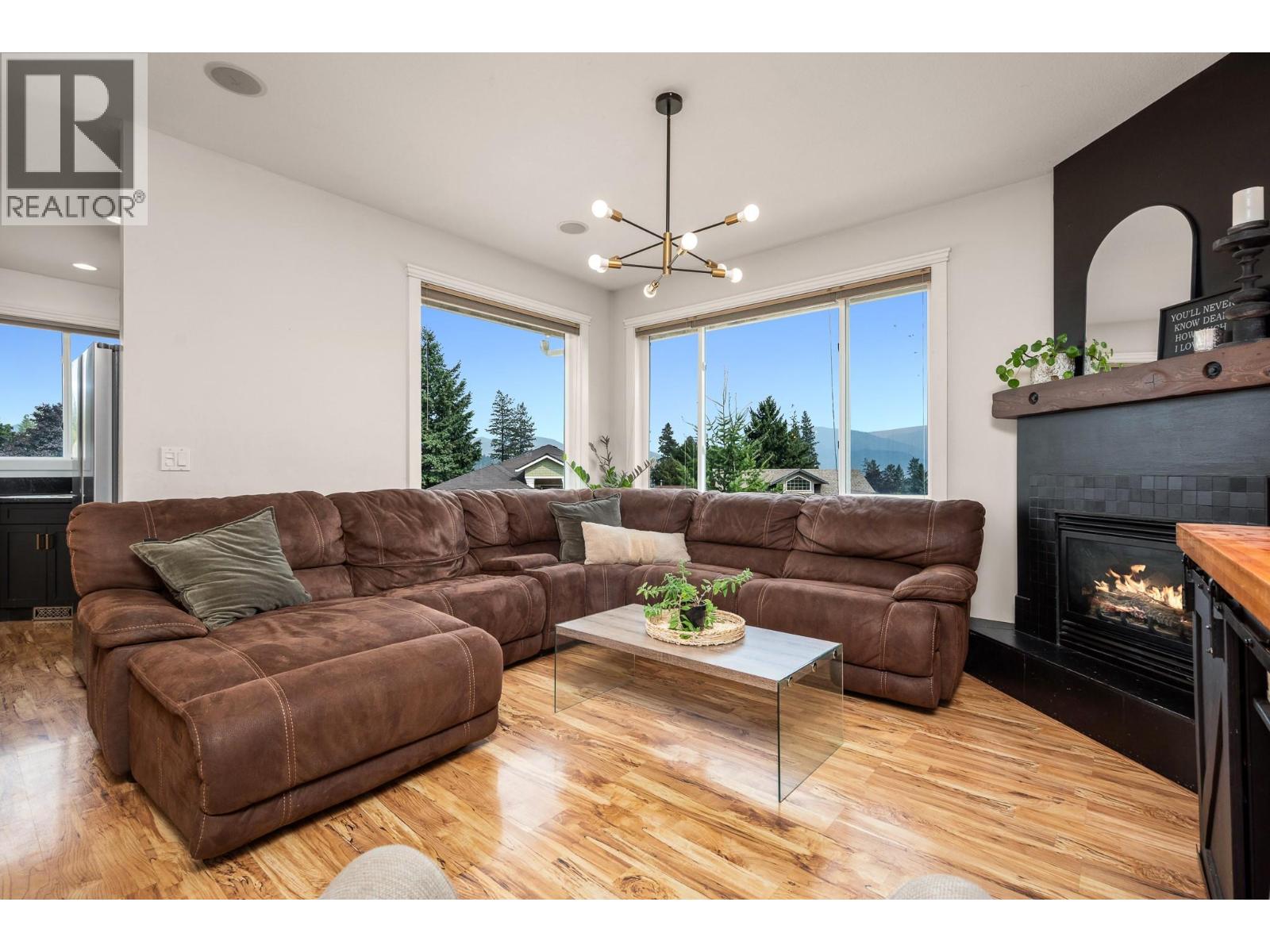 2040 Skyview Crescent, Lumby, British Columbia  V0E 2G0 - Photo 11 - 10397306