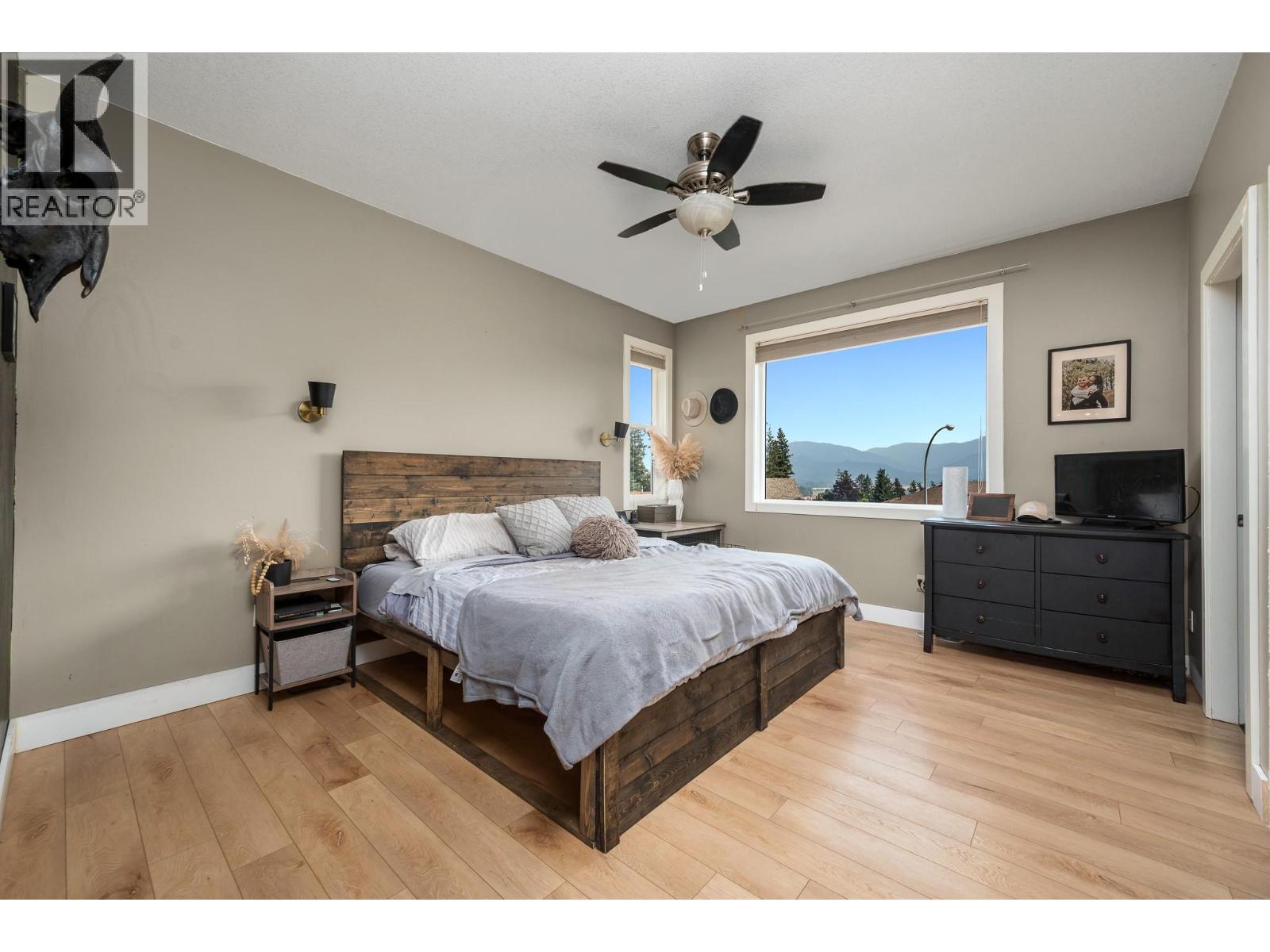 2040 Skyview Crescent, Lumby, British Columbia  V0E 2G0 - Photo 13 - 10397306