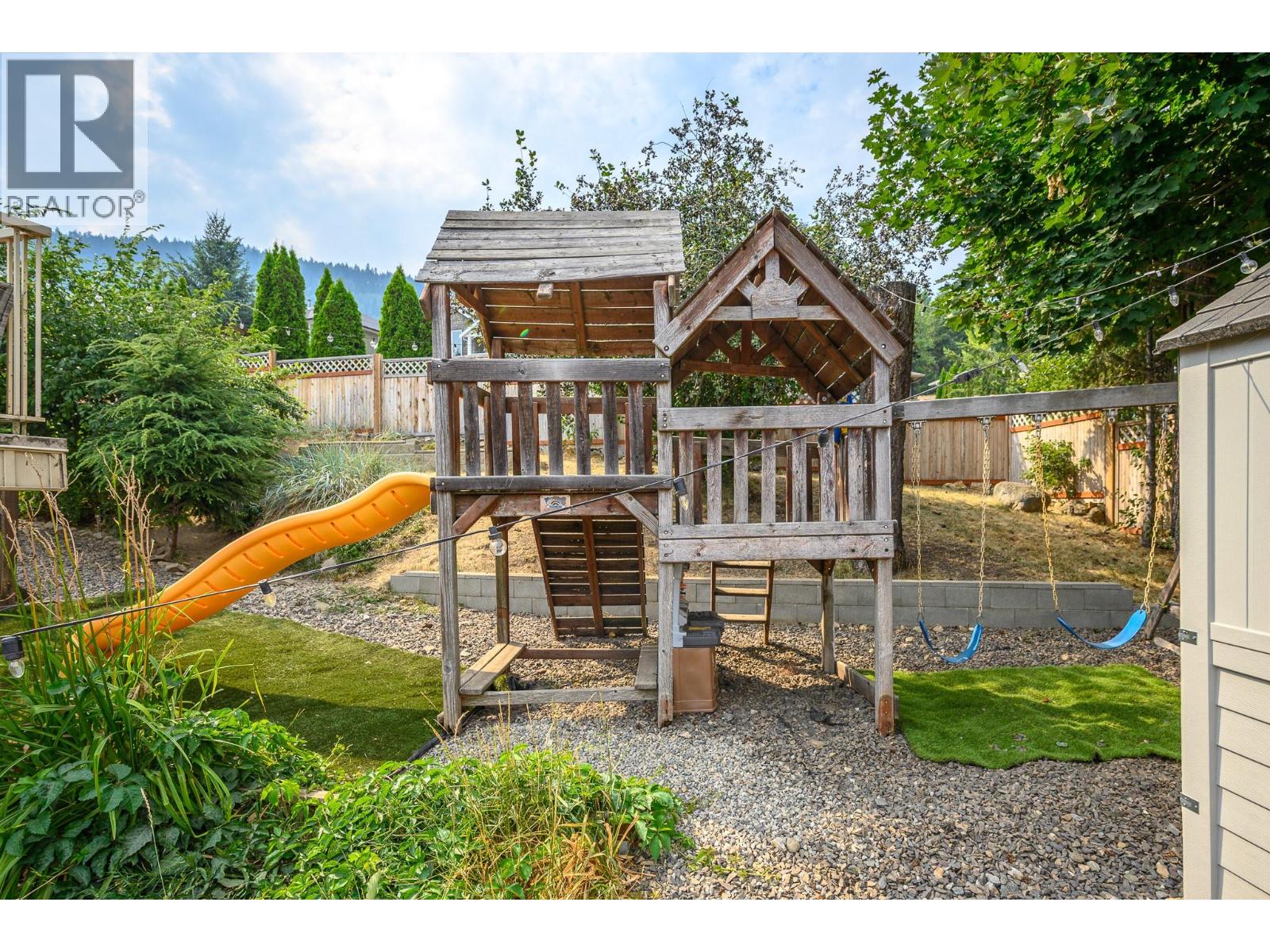 2040 Skyview Crescent, Lumby, British Columbia  V0E 2G0 - Photo 32 - 10397306