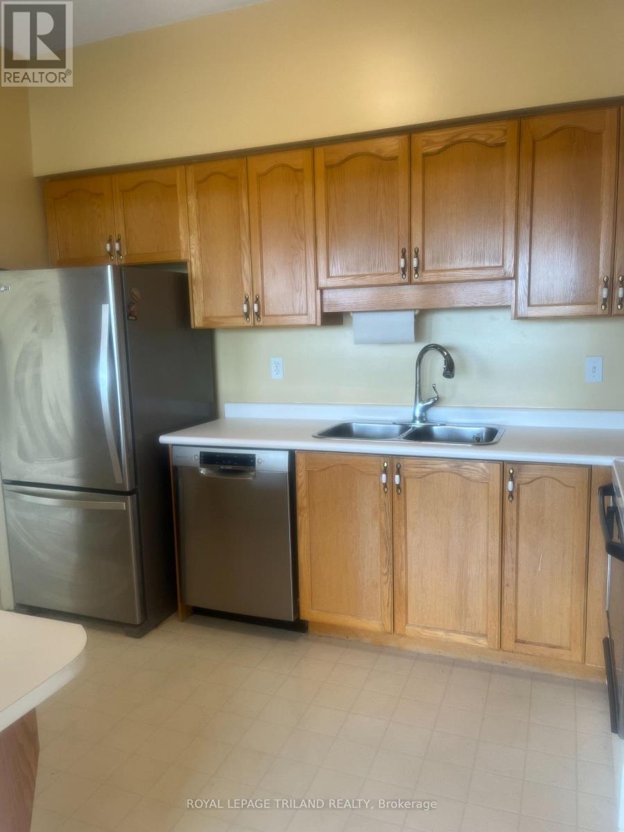1208 - 744 Wonderland Road S, London South, Ontario  N6K 4K3 - Photo 4 - X13562324