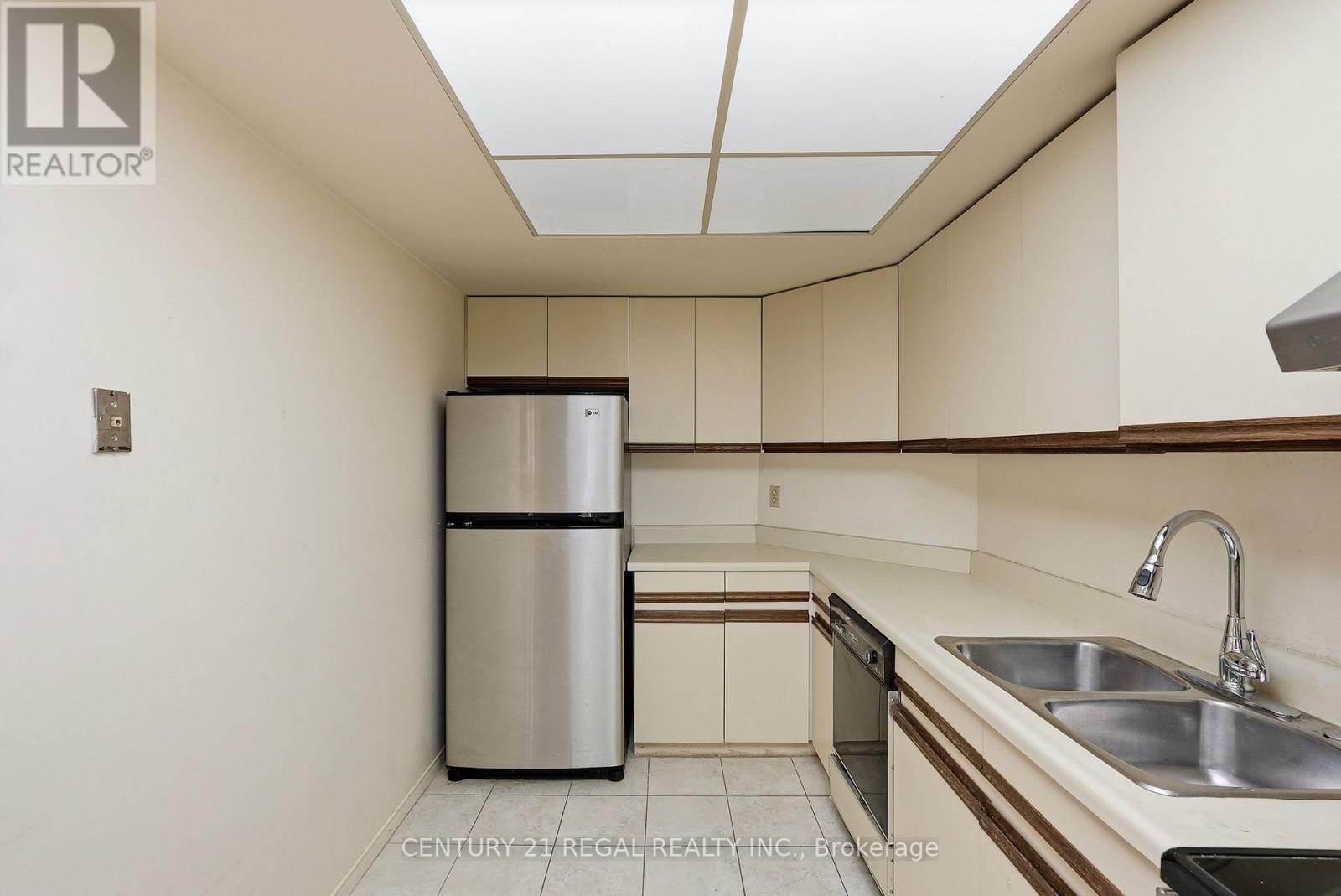 306 - 280 Simcoe Street, Toronto, Ontario  M5T 2Y5 - Photo 31 - C13670392