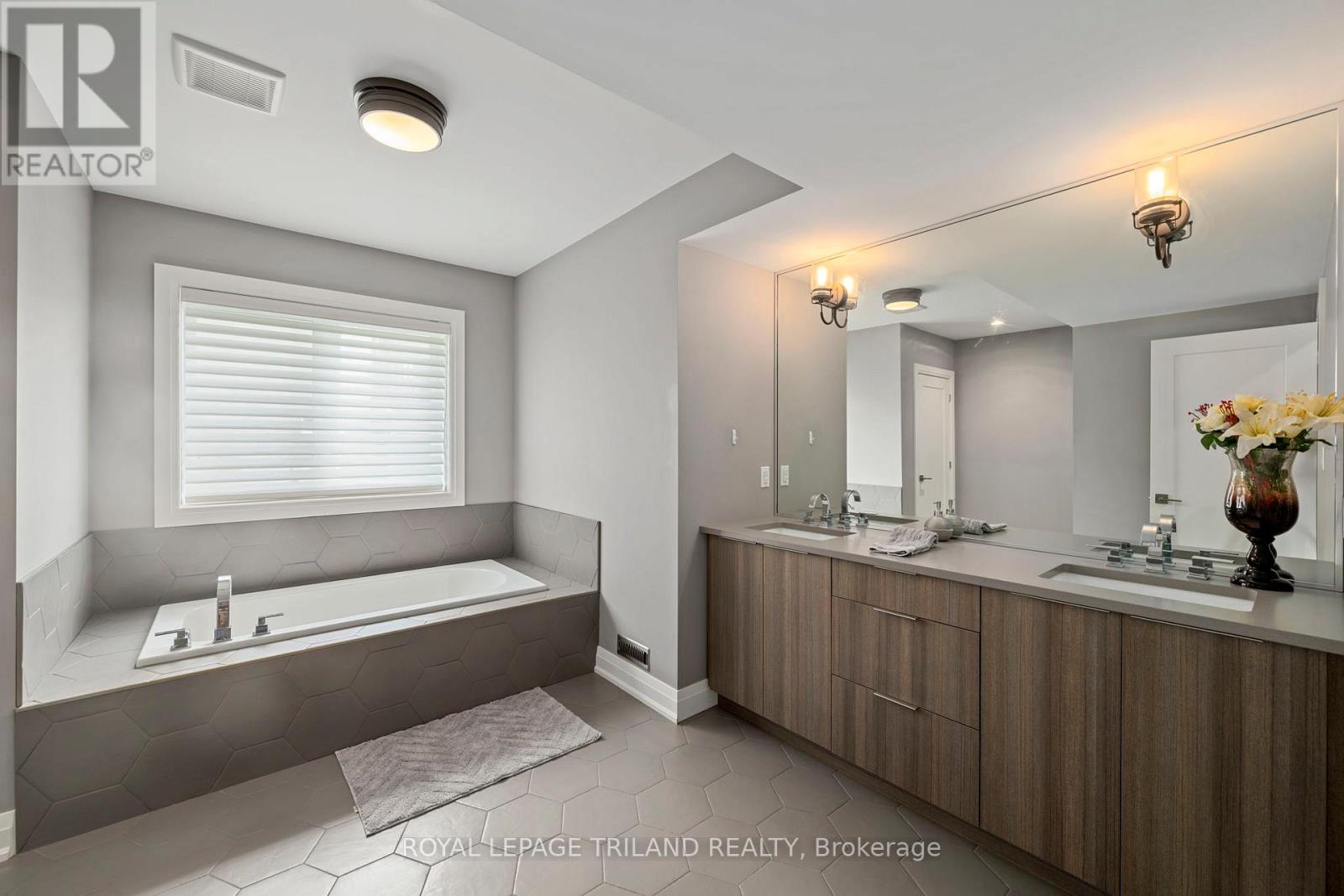 1010 Longworth Road, London South, Ontario  N6K 0C9 - Photo 37 - X13670196