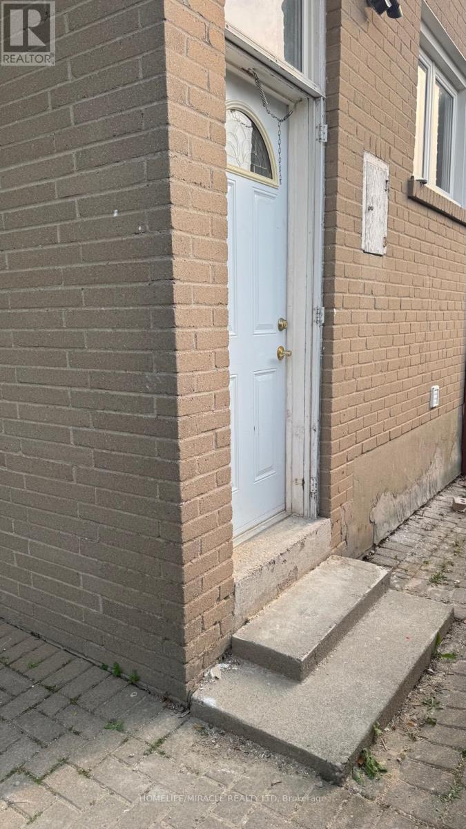 6 Kitson Drive, Toronto, Ontario  M1M 3C8 - Photo 22 - E13670266
