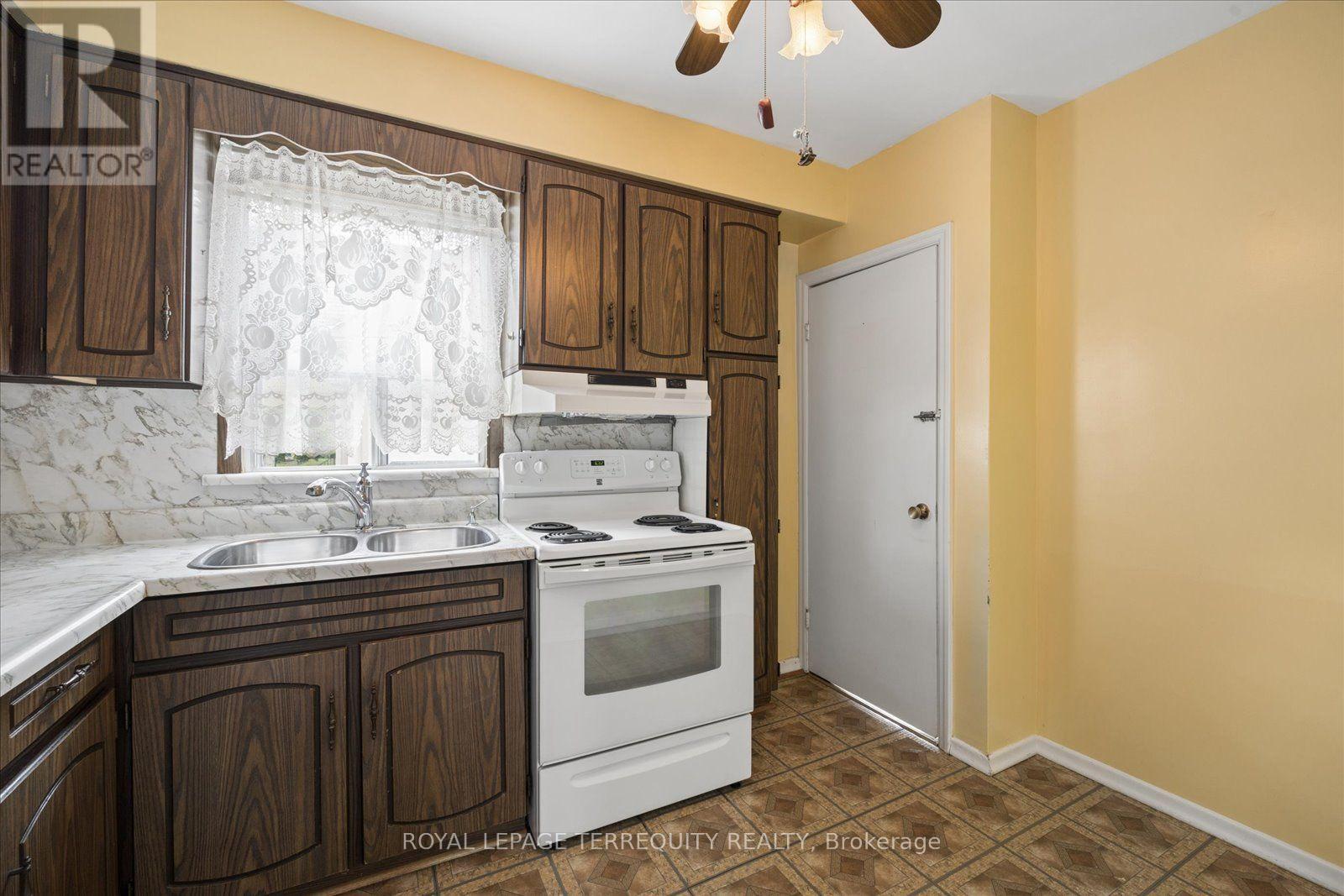 120 Ellington Drive, Toronto, Ontario  M1R 3Y3 - Photo 10 - E13670288