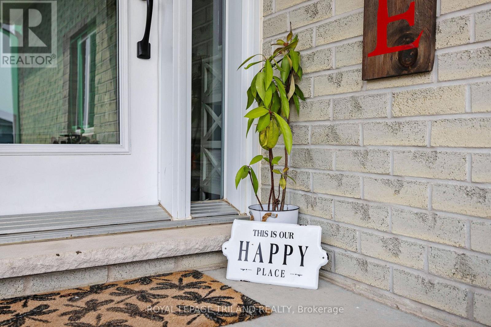 18 Tara Court, Aylmer, Ontario  N5H 0A1 - Photo 4 - X13670206
