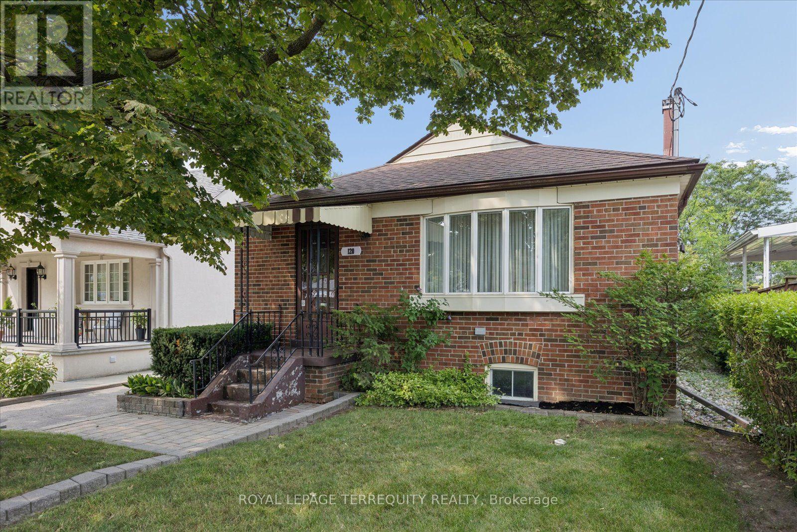 120 ELLINGTON DRIVE, Toronto, Ontario