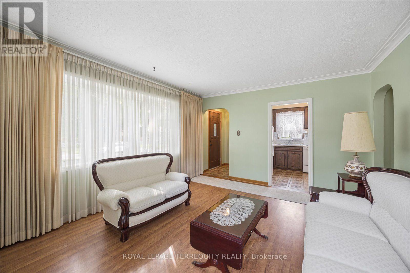 120 Ellington Drive, Toronto, Ontario  M1R 3Y3 - Photo 5 - E13670288