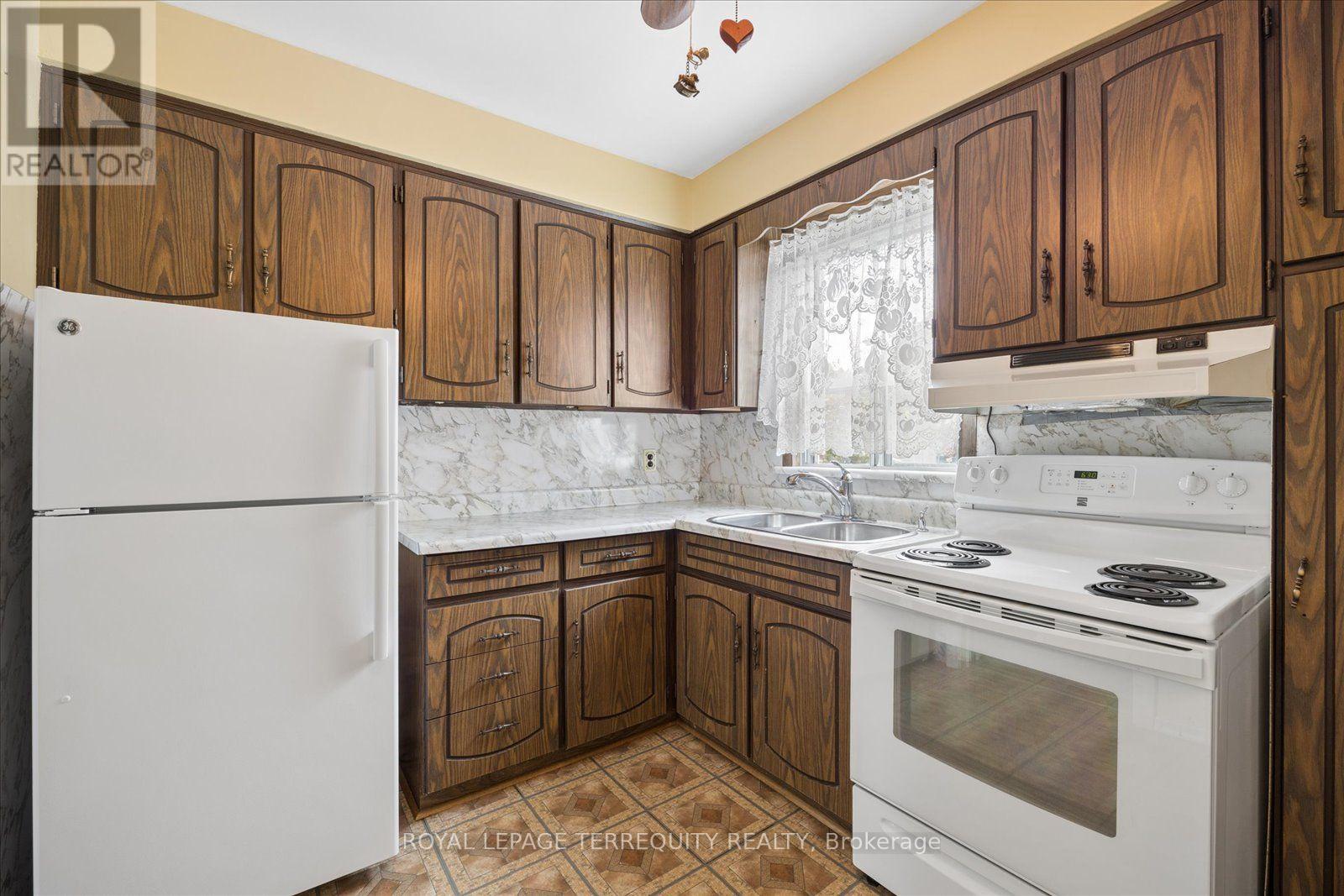 120 Ellington Drive, Toronto, Ontario  M1R 3Y3 - Photo 9 - E13670288