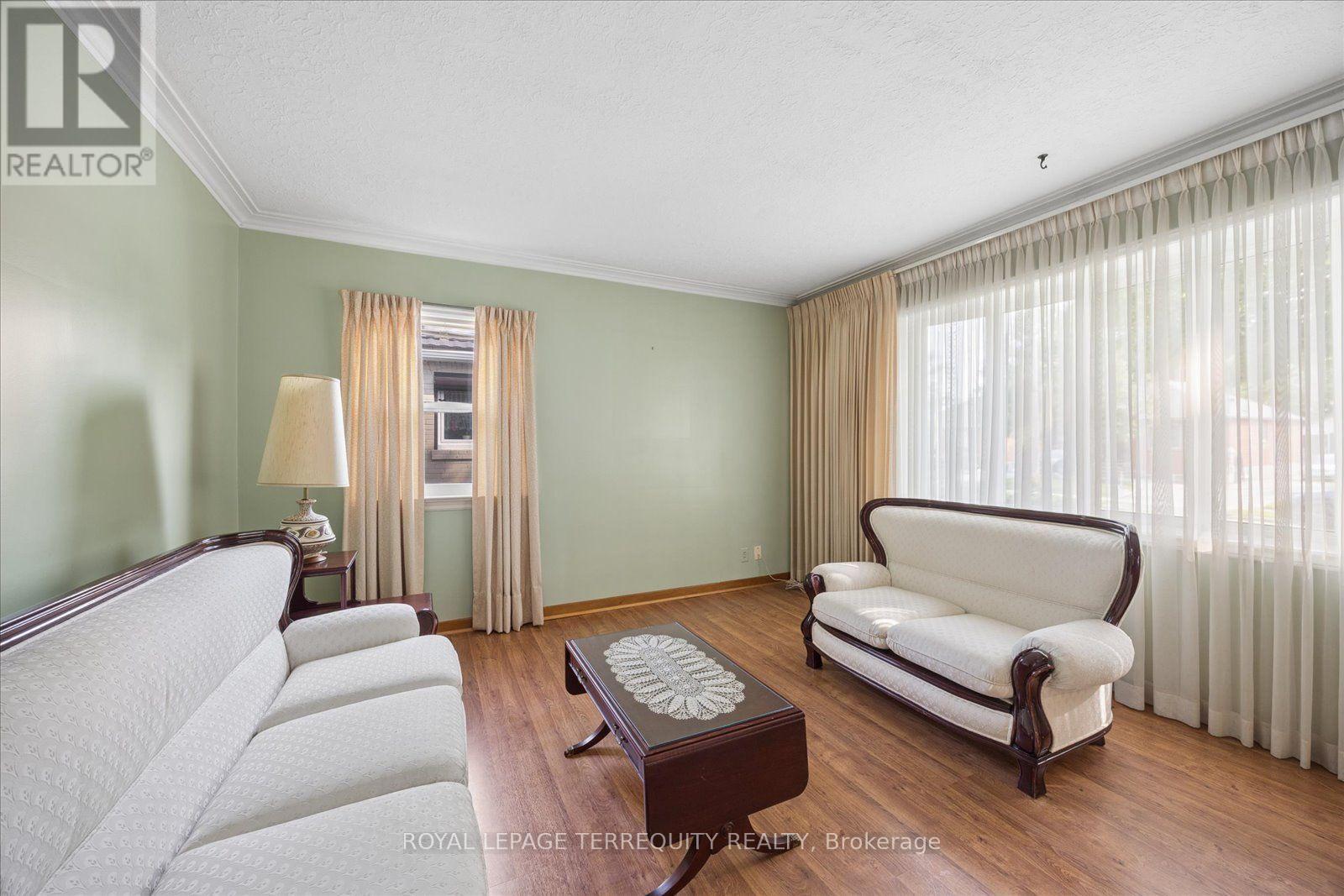 120 Ellington Drive, Toronto, Ontario  M1R 3Y3 - Photo 6 - E13670288