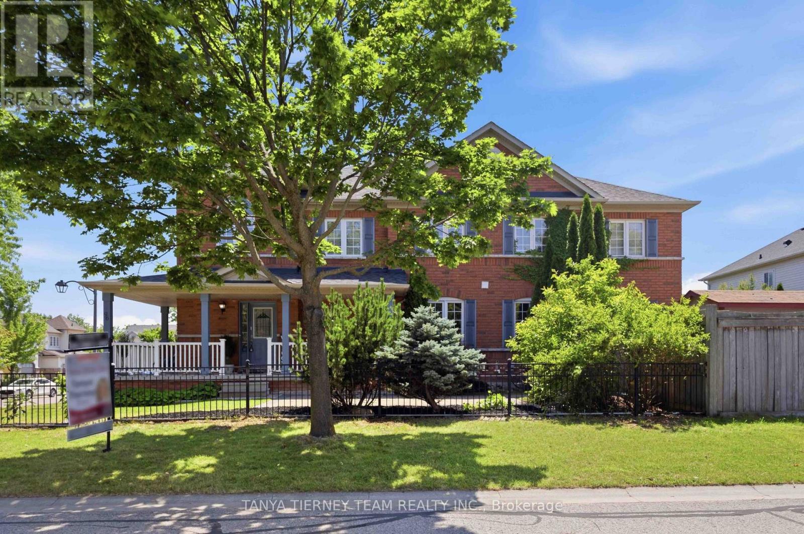 96 Robideau Place, Whitby, Ontario  L1R 3G7 - Photo 4 - E13670232