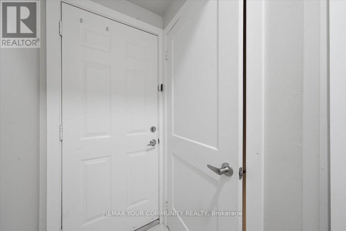 Lower - 2 Hollywood Hill Circle, Vaughan, Ontario  L4H 2P7 - Photo 3 - N13670262