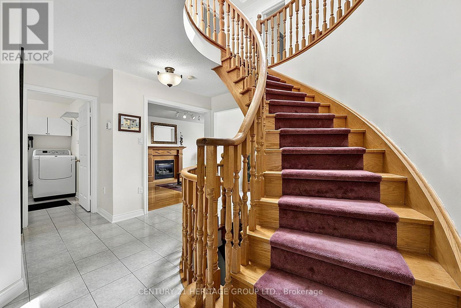 23 Parkside Court, Bradford West Gwillimbury, Ontario  L3Z 2Z9 - Photo 6 - N13670258