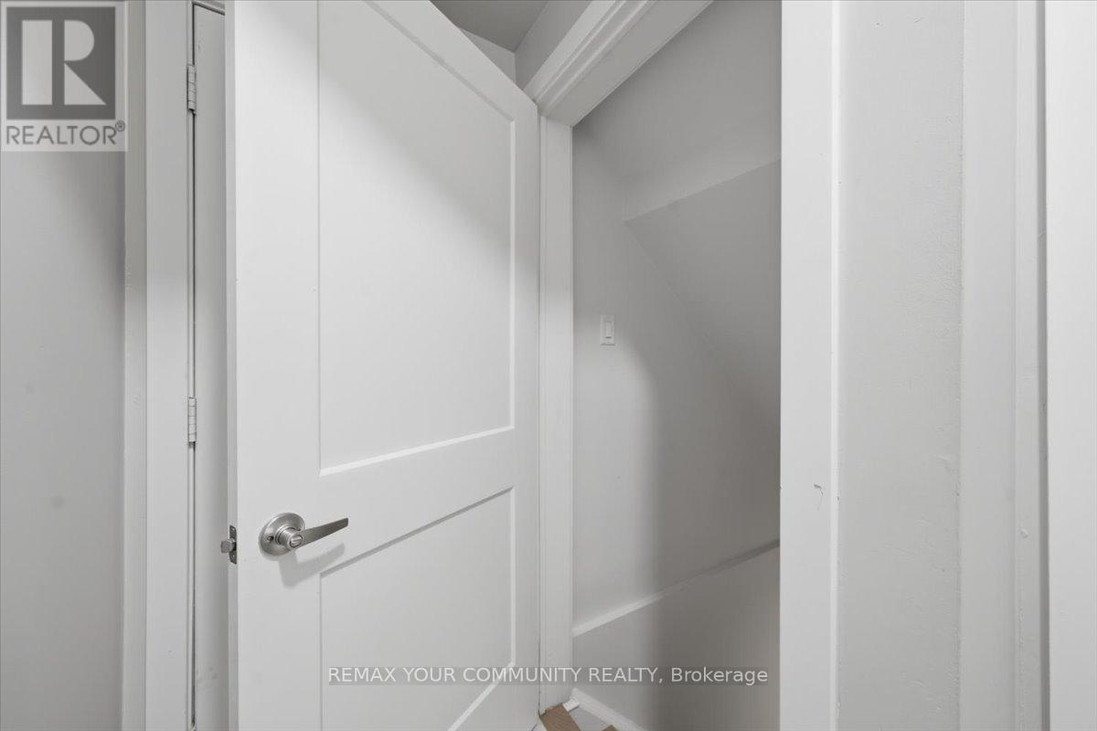 Lower - 2 Hollywood Hill Circle, Vaughan, Ontario  L4H 2P7 - Photo 4 - N13670262