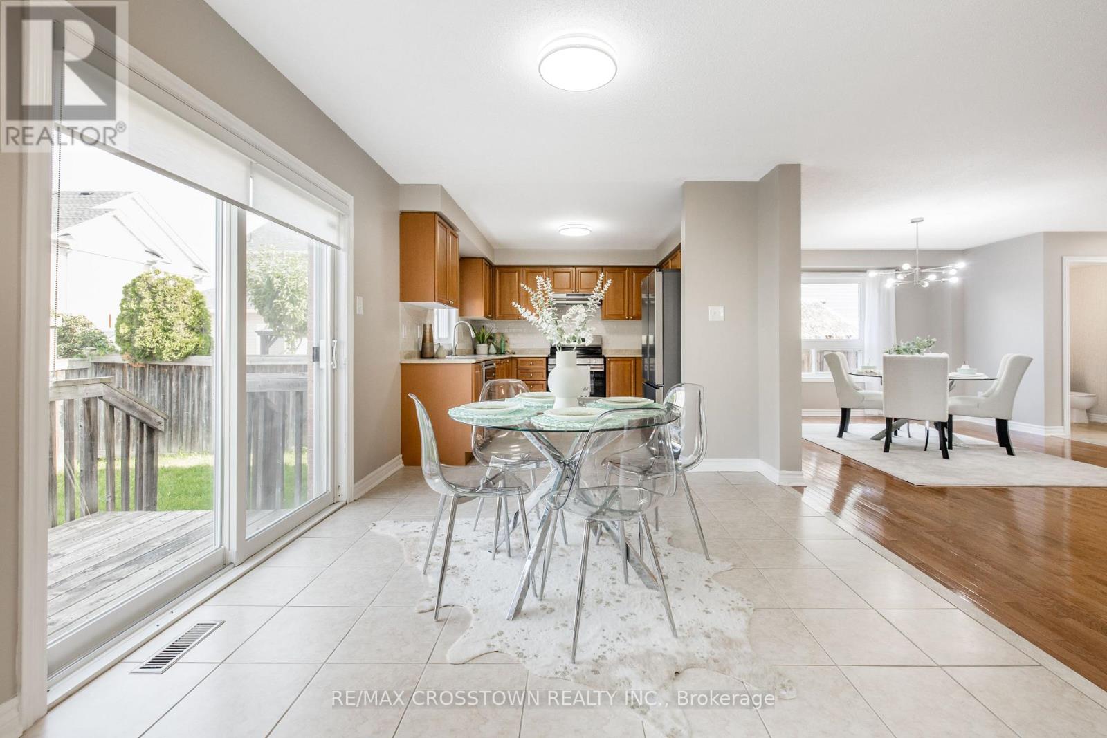 22 Maple Crown Terrace, Barrie, Ontario L4M 7H4 - Photo 12 - S13663730