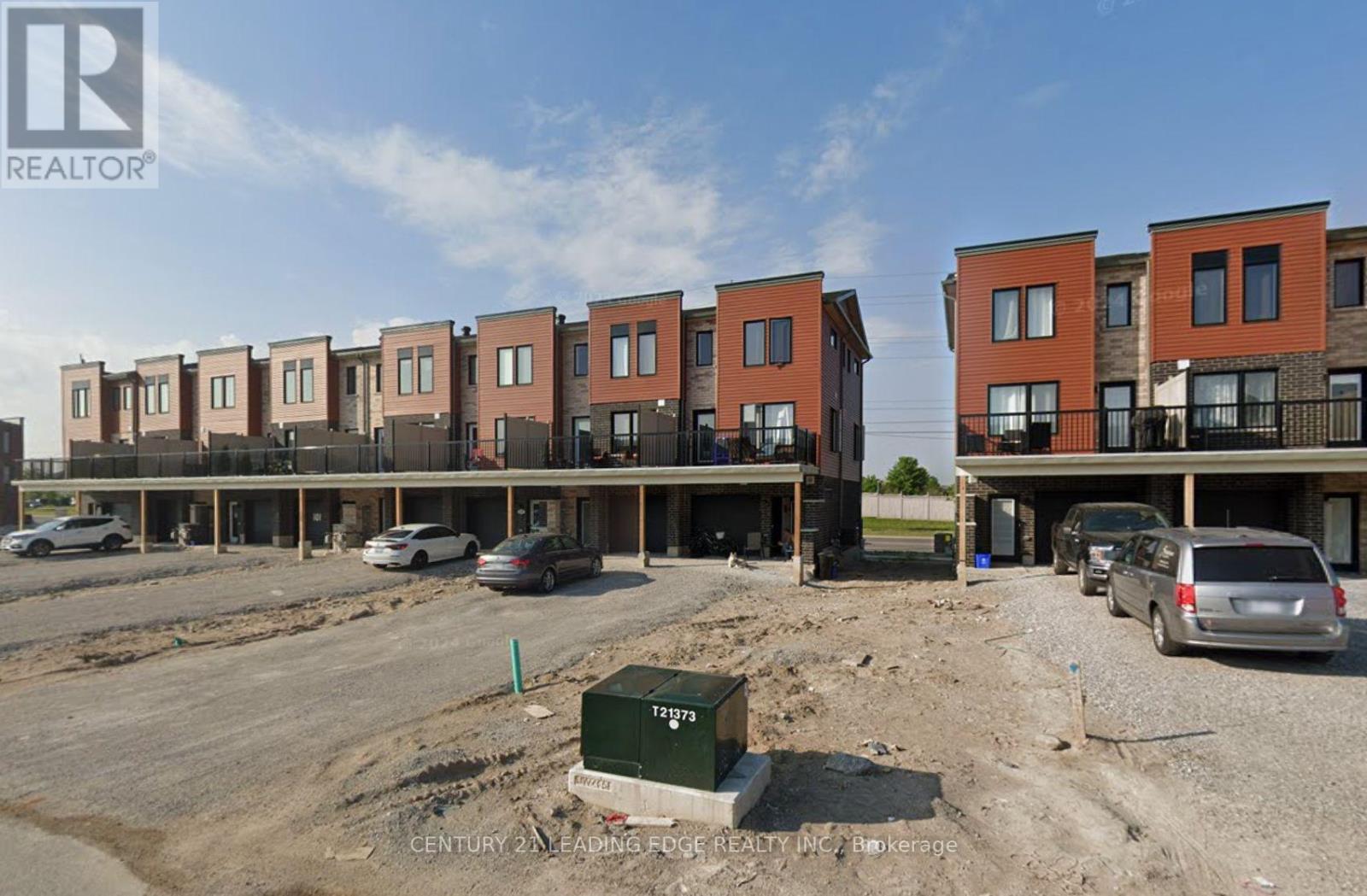 109 Fairlane Avenue S, Barrie, Ontario  L9J 0M5 - Photo 2 - S13669014