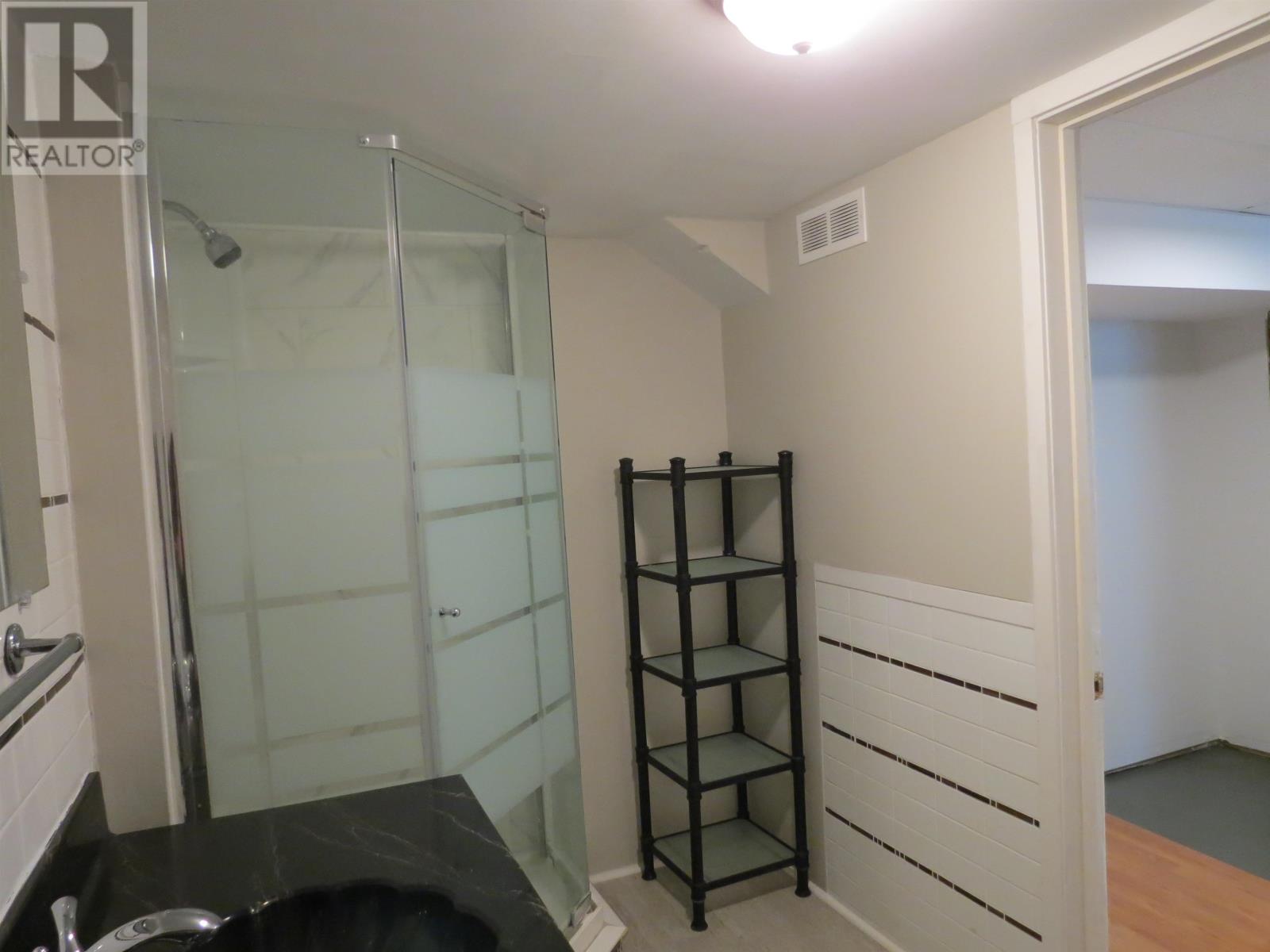 4 Crown St, Thunder Bay, Ontario  P7B 3J6 - Photo 10 - TB2602334