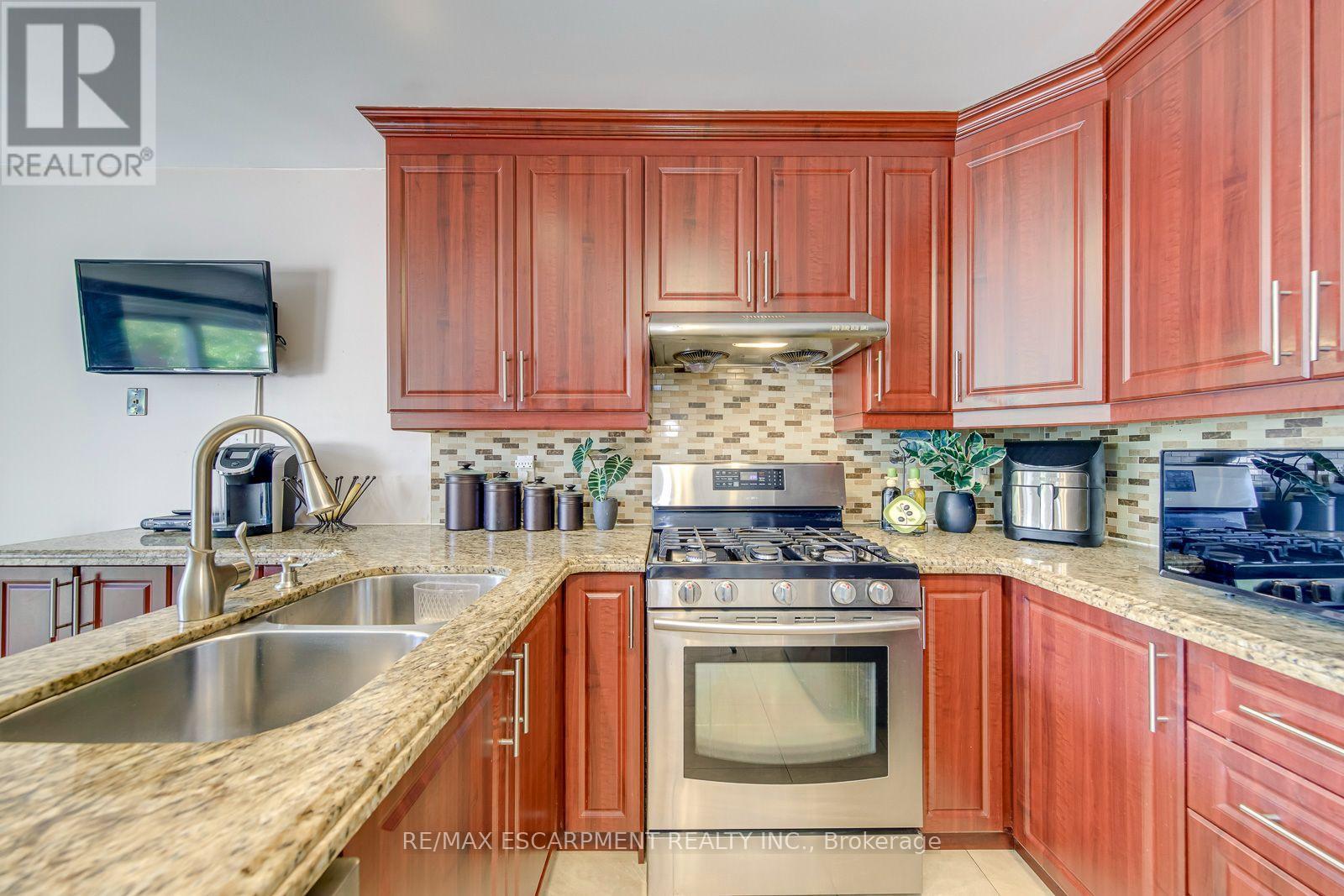 2442 Wynten Way, Oakville, Ontario  L6J 7K9 - Photo 13 - W13643108