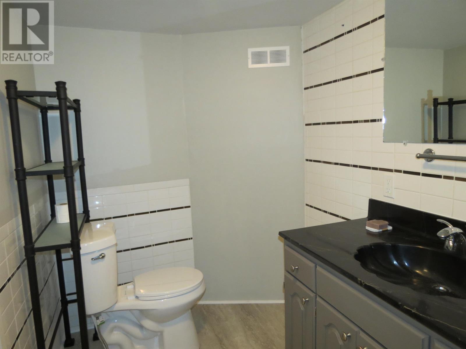 4 Crown St, Thunder Bay, Ontario  P7B 3J6 - Photo 7 - TB2602334