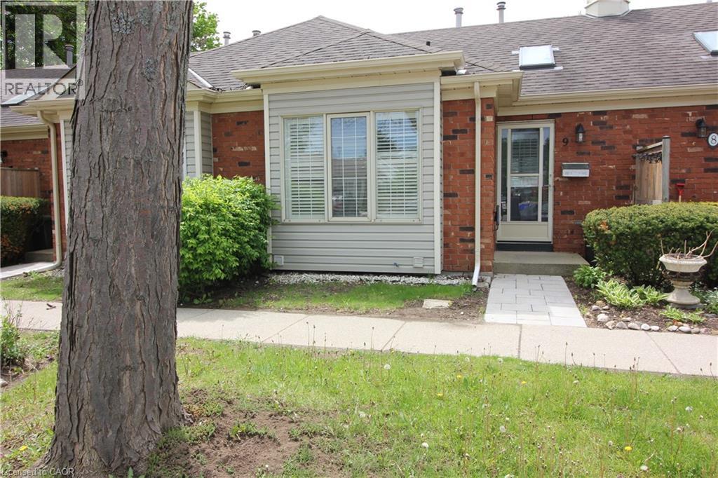 175 FIDDLERS GREEN Road Unit# 9, Hamilton, Ontario