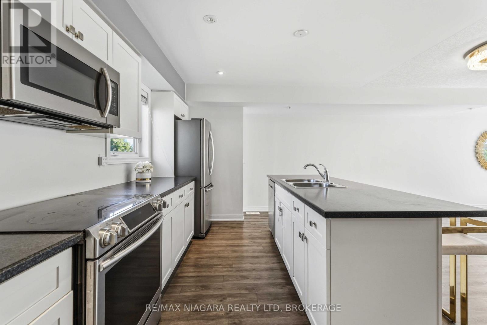 47 Scarlett Common, St. Catharines, Ontario  L2P 0C4 - Photo 13 - X13670040