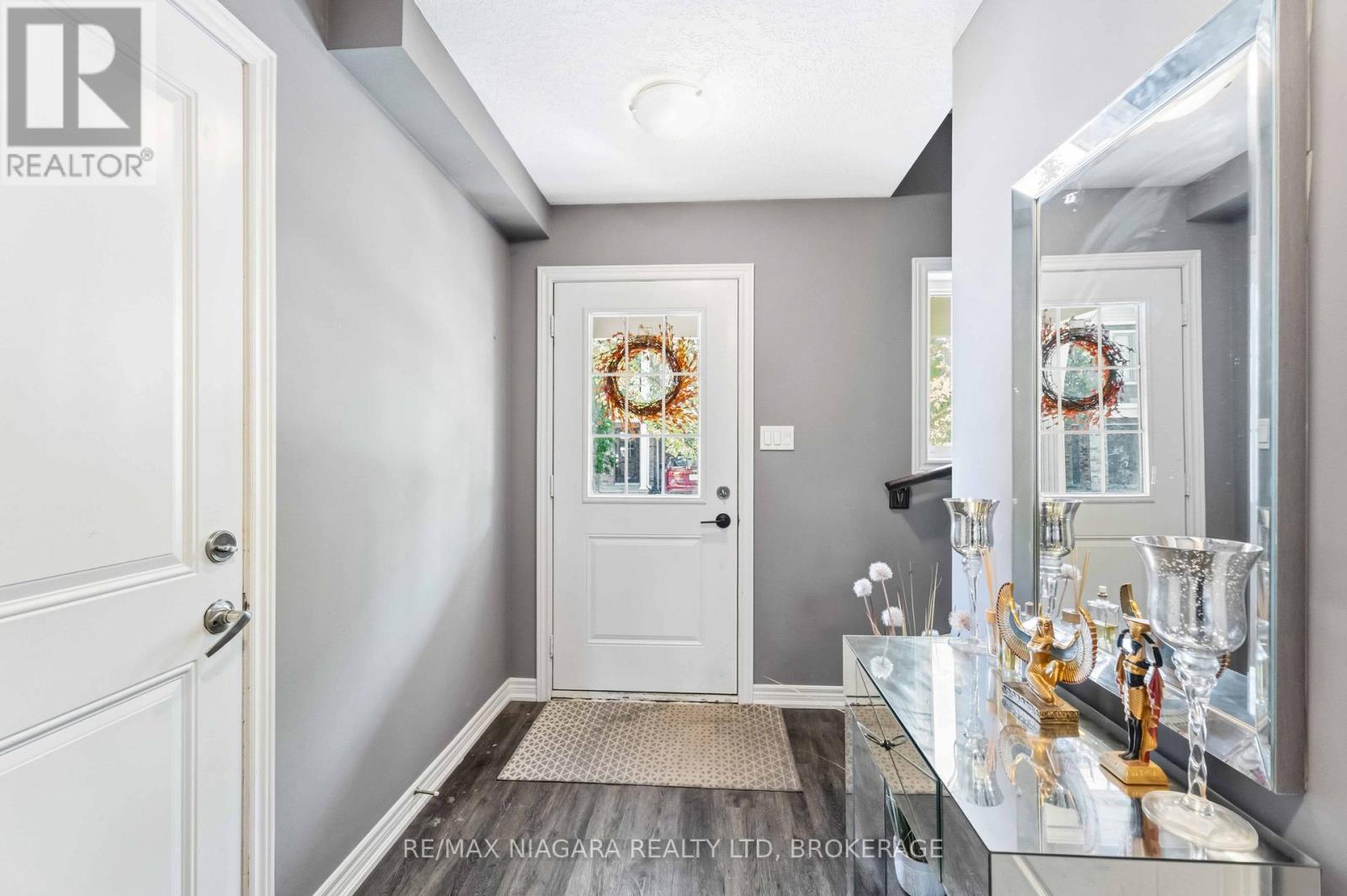47 Scarlett Common, St. Catharines, Ontario  L2P 0C4 - Photo 4 - X13670040