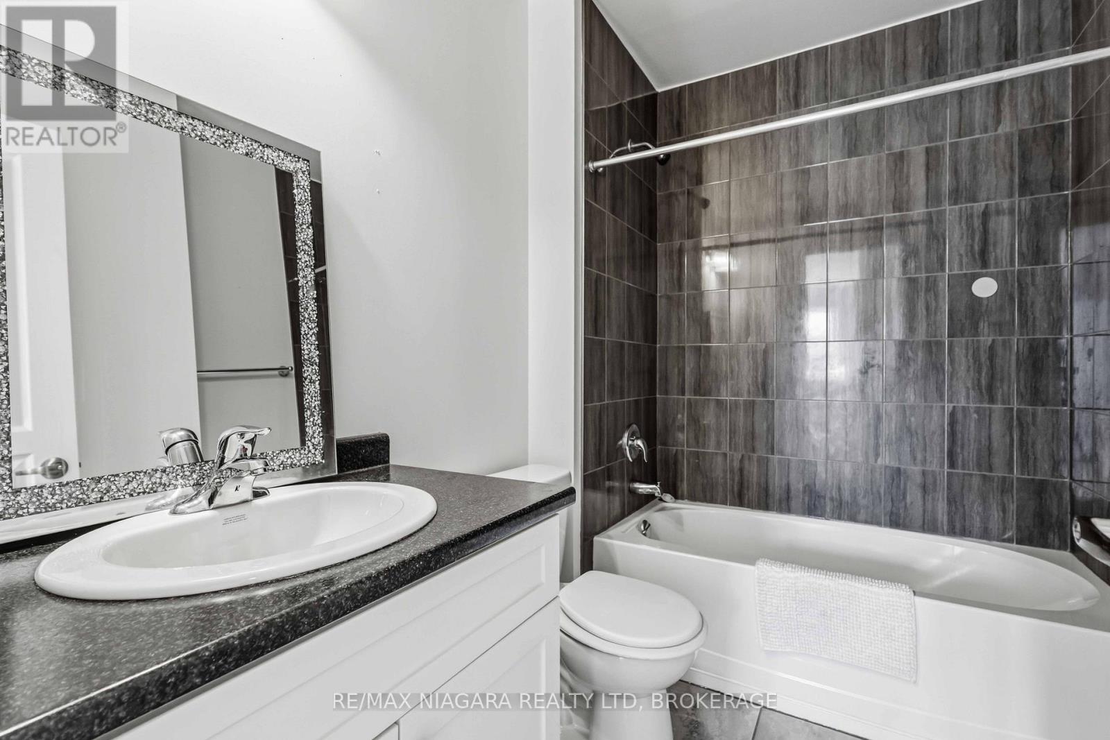 47 Scarlett Common, St. Catharines, Ontario  L2P 0C4 - Photo 25 - X13670040