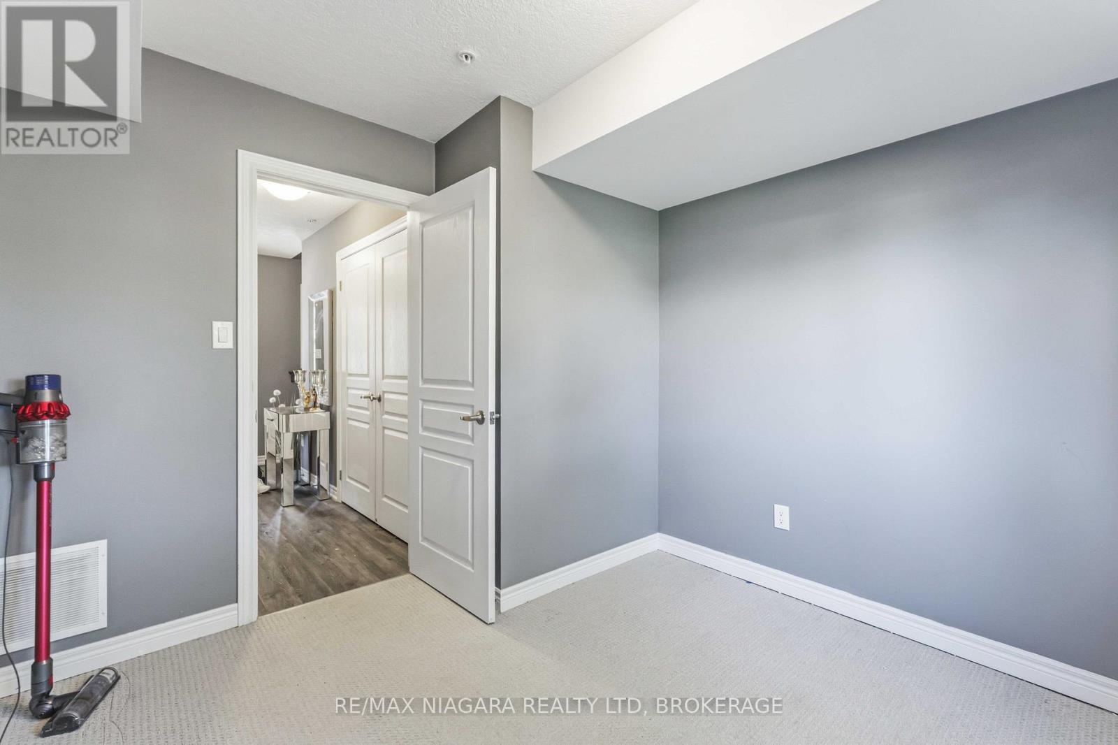 47 Scarlett Common, St. Catharines, Ontario  L2P 0C4 - Photo 6 - X13670040