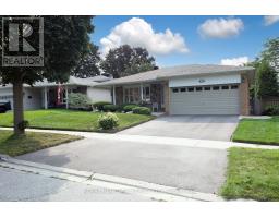 35 LANGEVIN CRESCENT, Toronto, Ontario