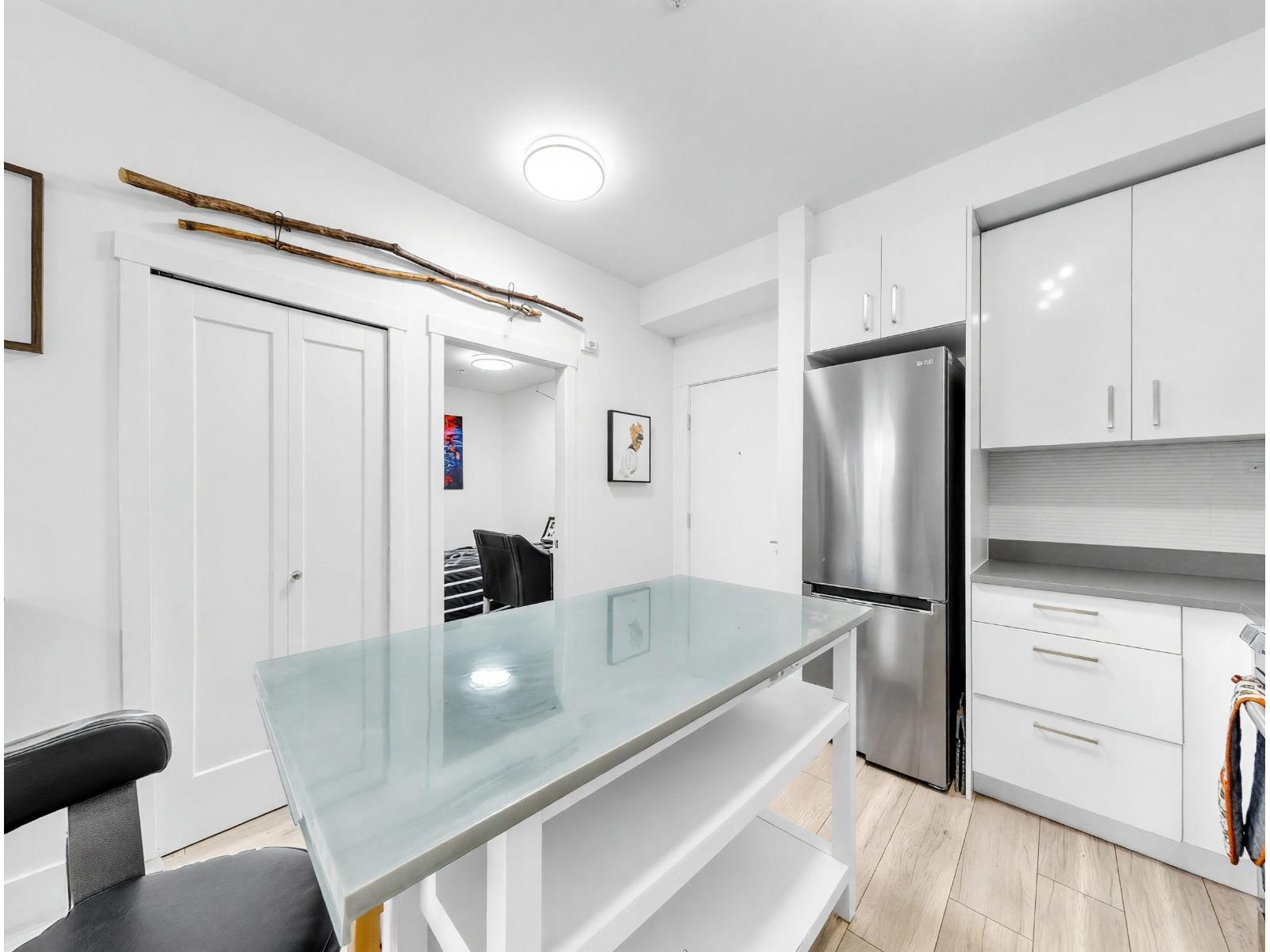 601 13978 Fraser Highway, Surrey, British Columbia  V3T 0P2 - Photo 4 - R3155477