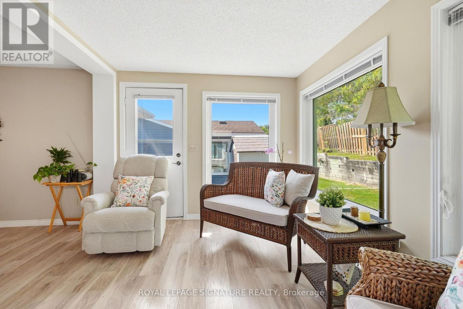 292 Jeff Smith Court, Newmarket, Ontario  L3Y 8C5 - Photo 9 - N13667054
