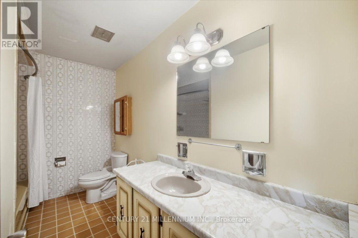 9 Cheryl Court, Brampton, Ontario  L6V 3C2 - Photo 13 - W13664482