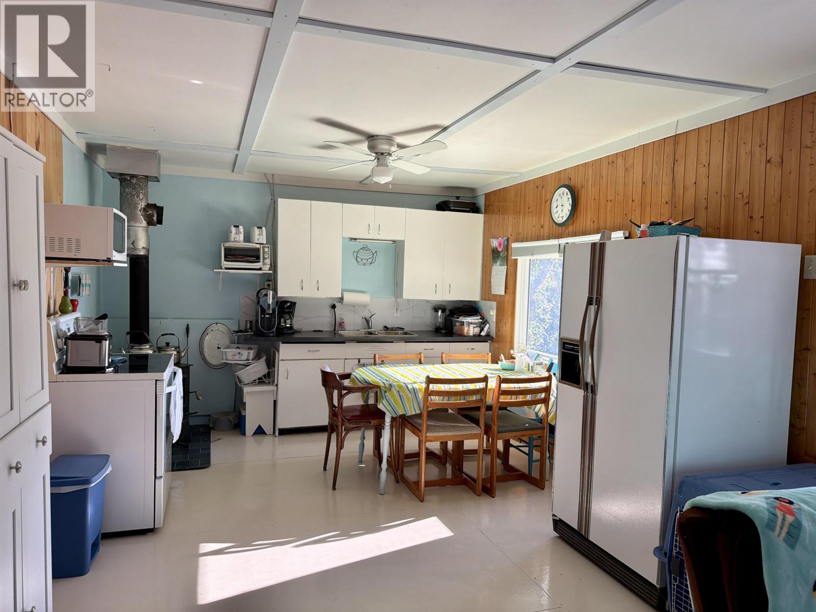319 Sunset Beach Road, Fort Fraser, British Columbia  V0J 1N0 - Photo 22 - R3147647