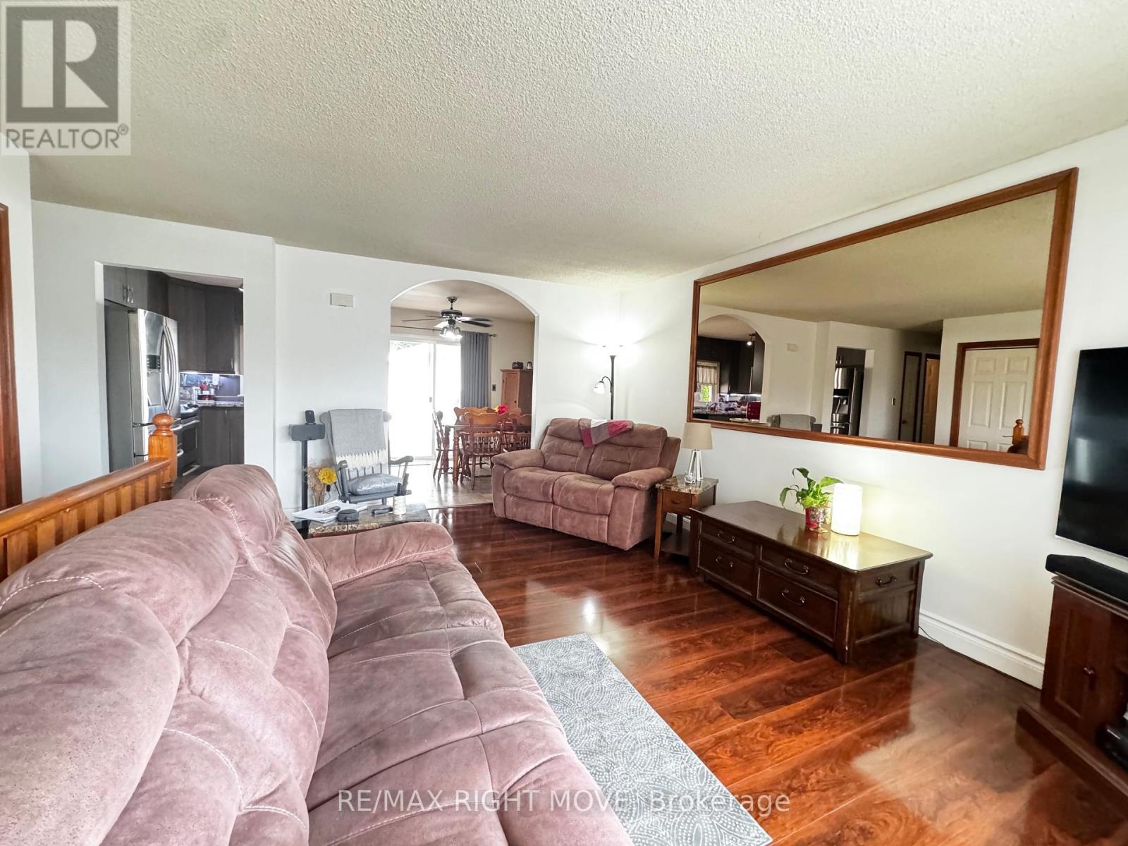 8 Gaudaur Court, Orillia, Ontario  L3V 7B4 - Photo 6 - S13670304