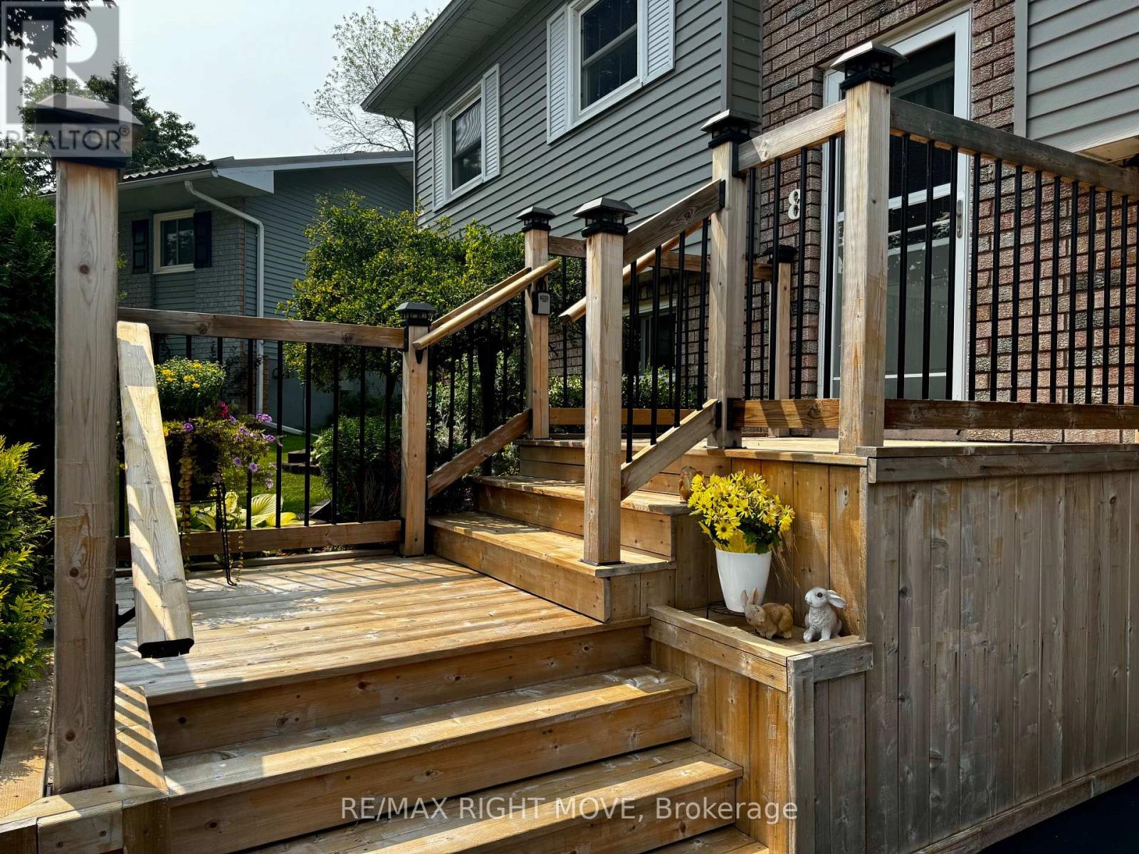 8 Gaudaur Court, Orillia, Ontario  L3V 7B4 - Photo 4 - S13670304
