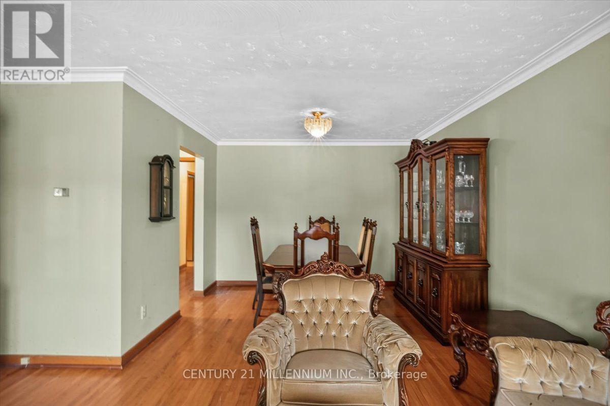 9 Cheryl Court, Brampton, Ontario  L6V 3C2 - Photo 5 - W13664482