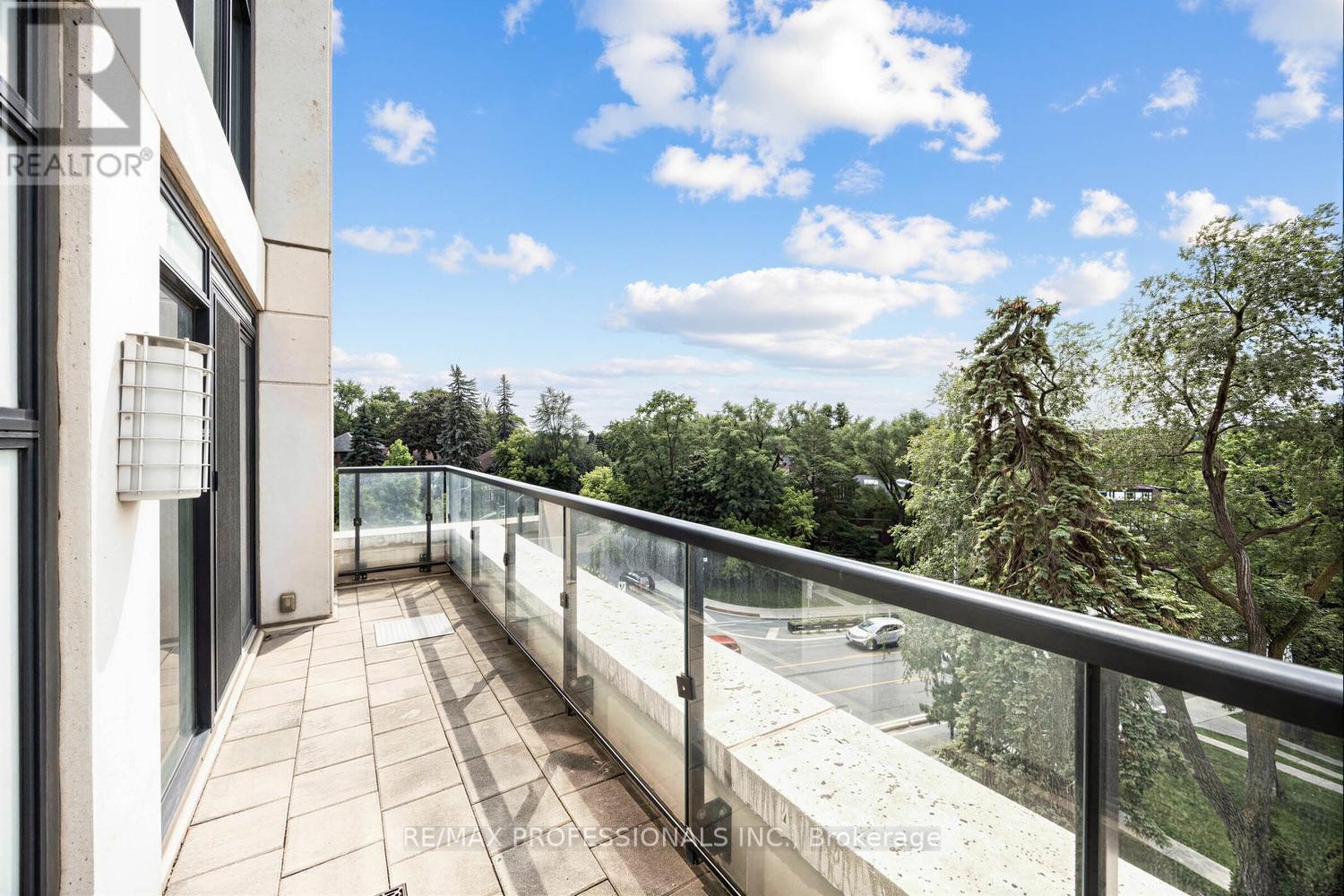 417 - 2 Old Mill Drive, Toronto, Ontario  M6S 0A2 - Photo 18 - W13666332