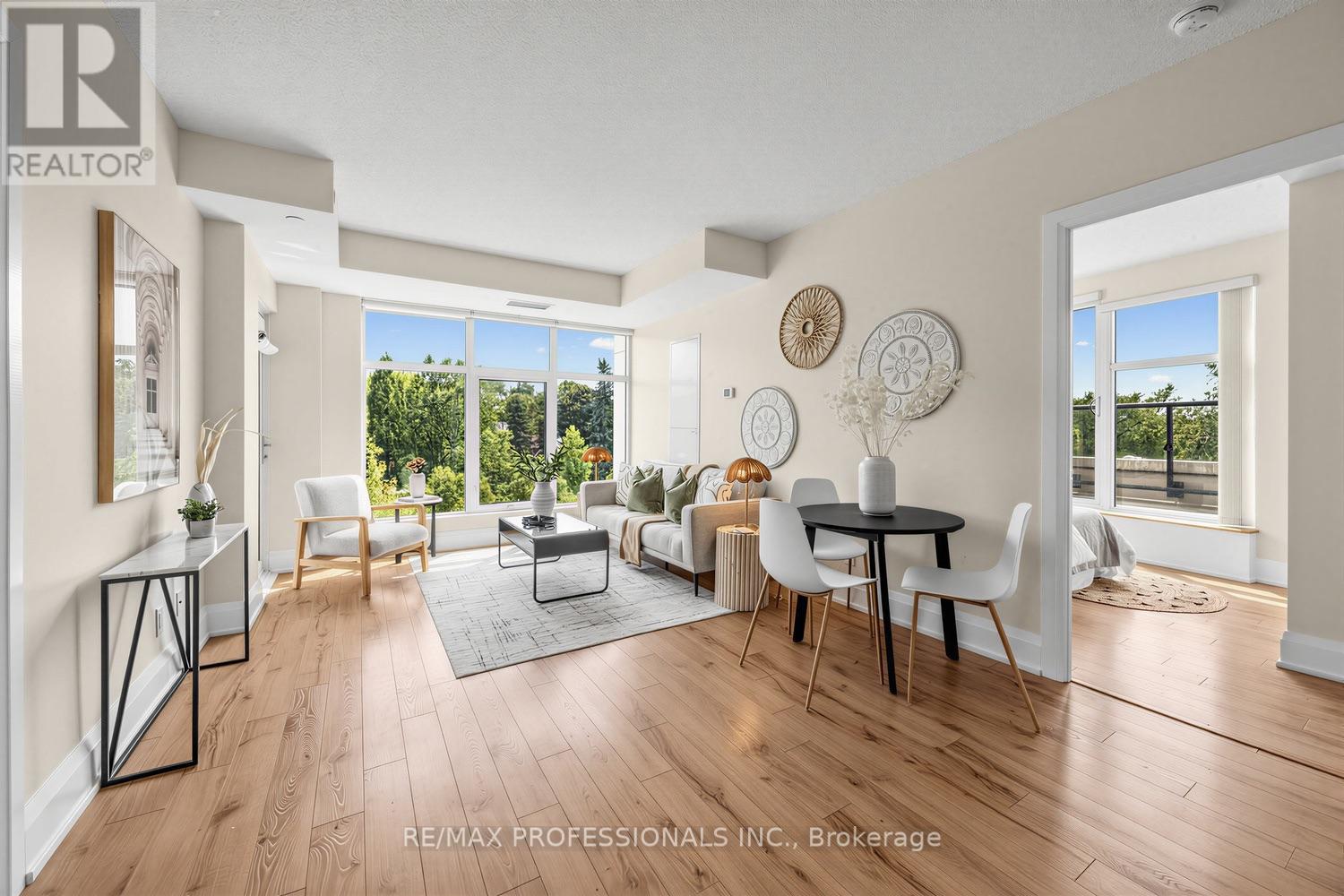 417 - 2 Old Mill Drive, Toronto, Ontario  M6S 0A2 - Photo 3 - W13666332
