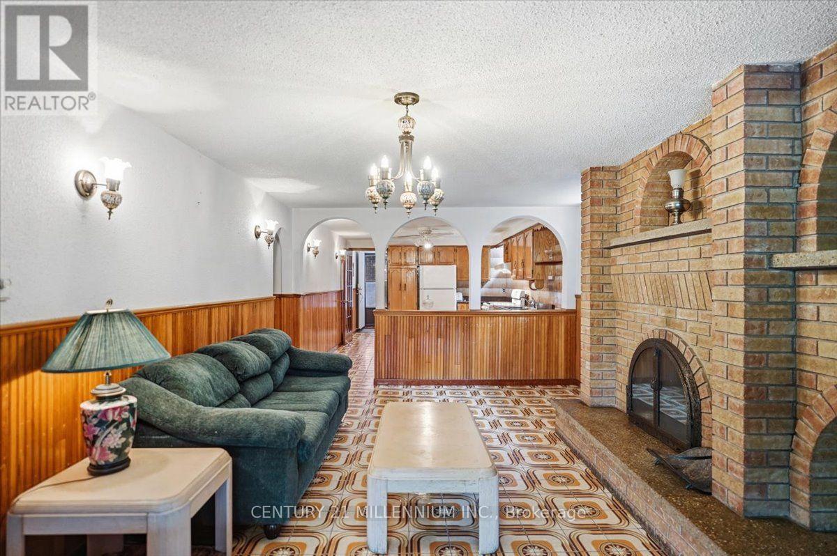 9 Cheryl Court, Brampton, Ontario  L6V 3C2 - Photo 16 - W13664482