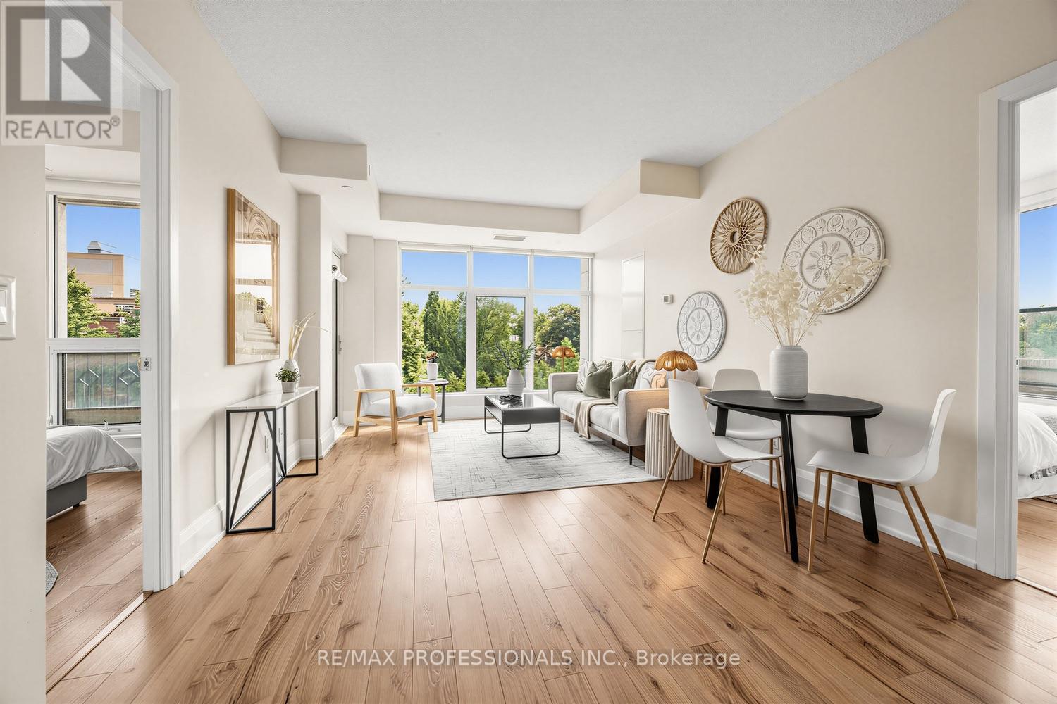 417 - 2 Old Mill Drive, Toronto, Ontario  M6S 0A2 - Photo 4 - W13666332