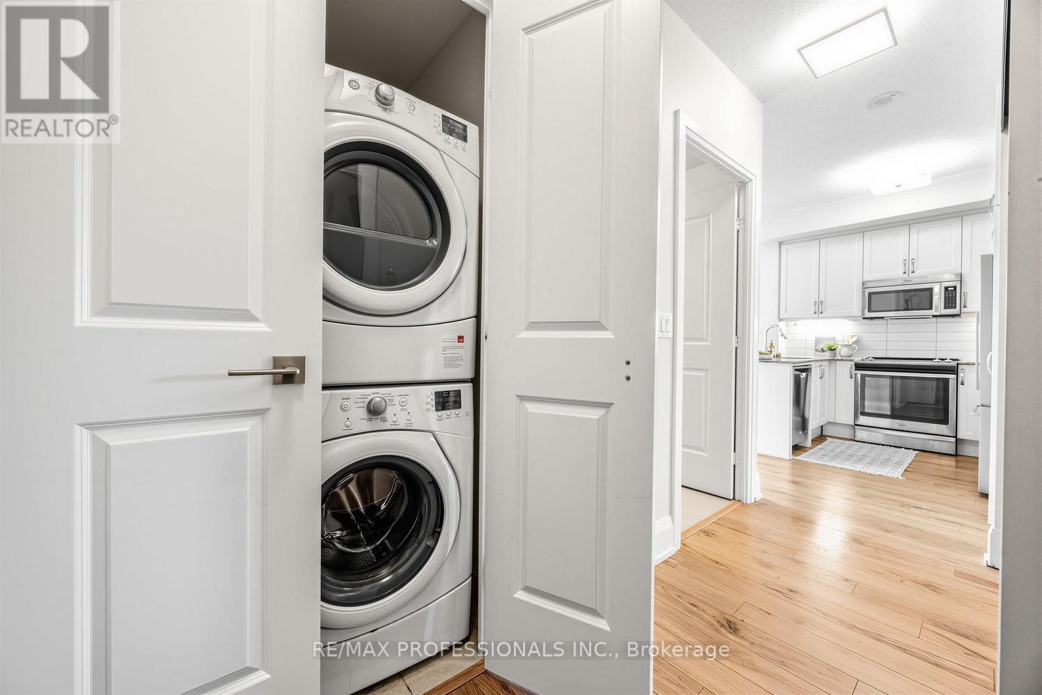 417 - 2 Old Mill Drive, Toronto, Ontario  M6S 0A2 - Photo 24 - W13666332