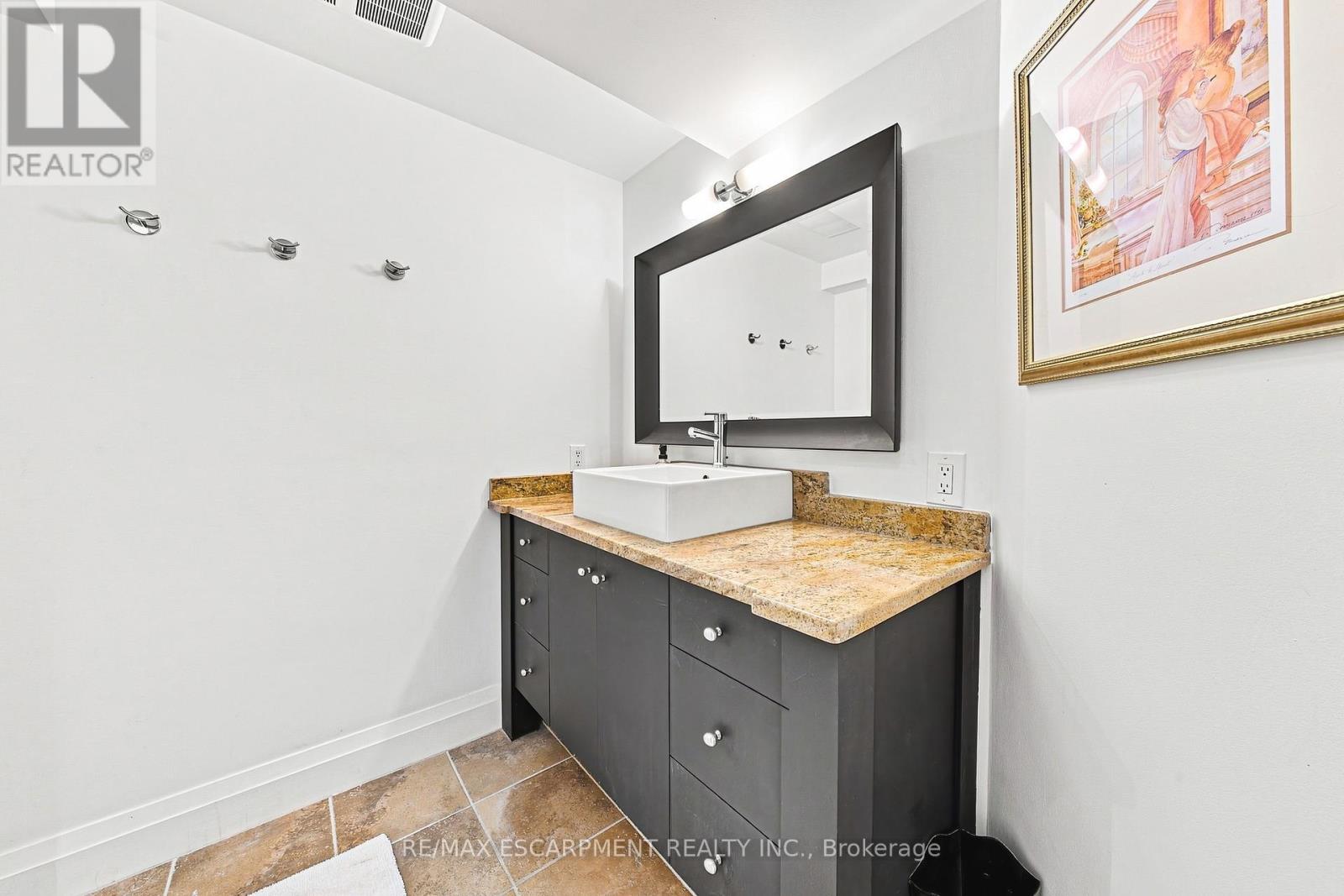 794 Falcon Boulevard, Burlington, Ontario  L7T 3B3 - Photo 31 - W13670022