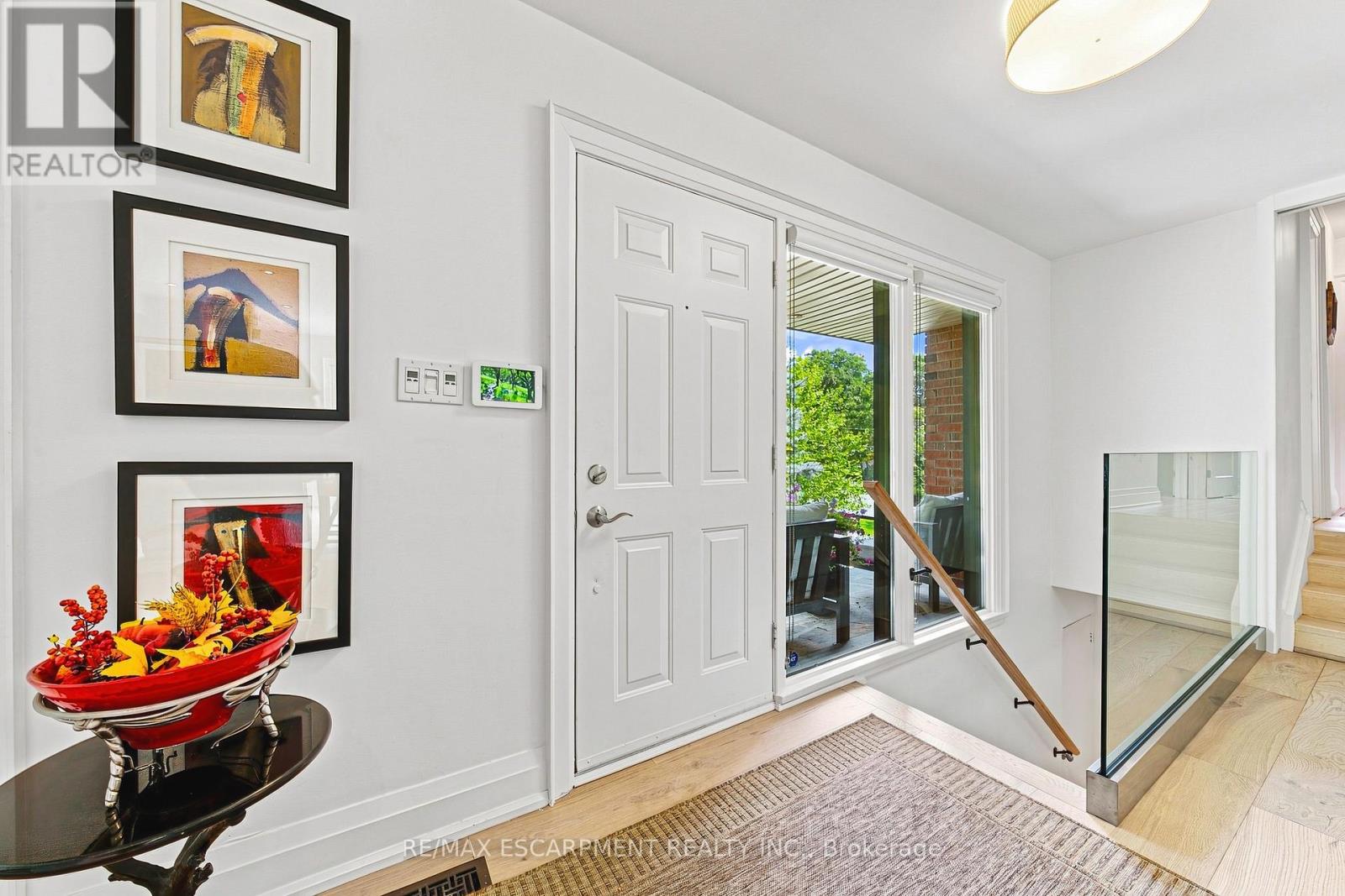 794 Falcon Boulevard, Burlington, Ontario  L7T 3B3 - Photo 4 - W13670022