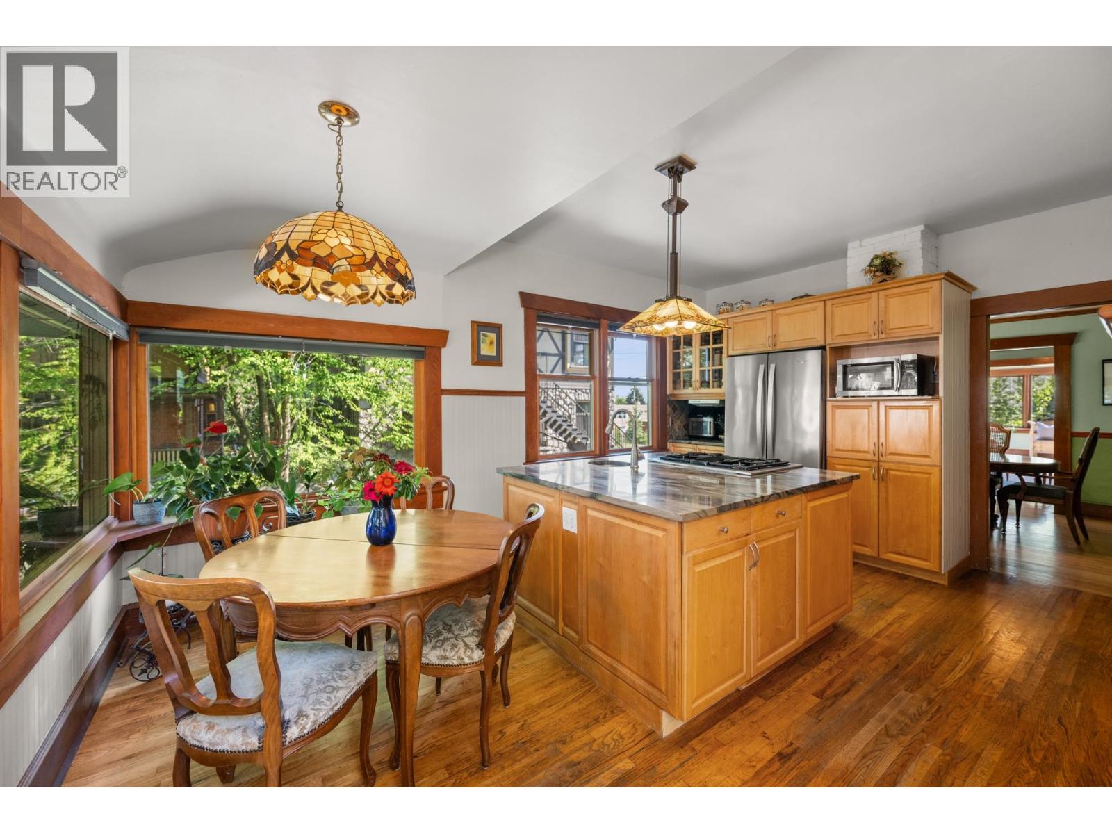 207 Eighth Street, New Westminster, British Columbia  V3M 3P8 - Photo 4 - R3143887