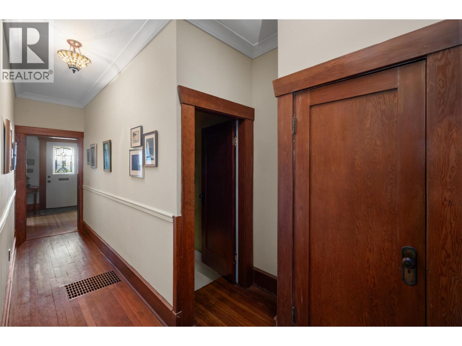 207 Eighth Street, New Westminster, British Columbia  V3M 3P8 - Photo 13 - R3143887