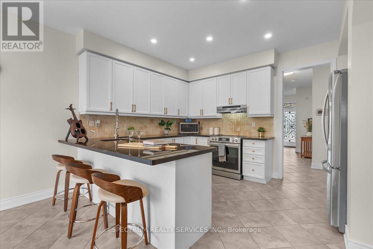 1379 Rolph Terrace, Milton, Ontario  L9T 7E1 - Photo 6 - W13668824
