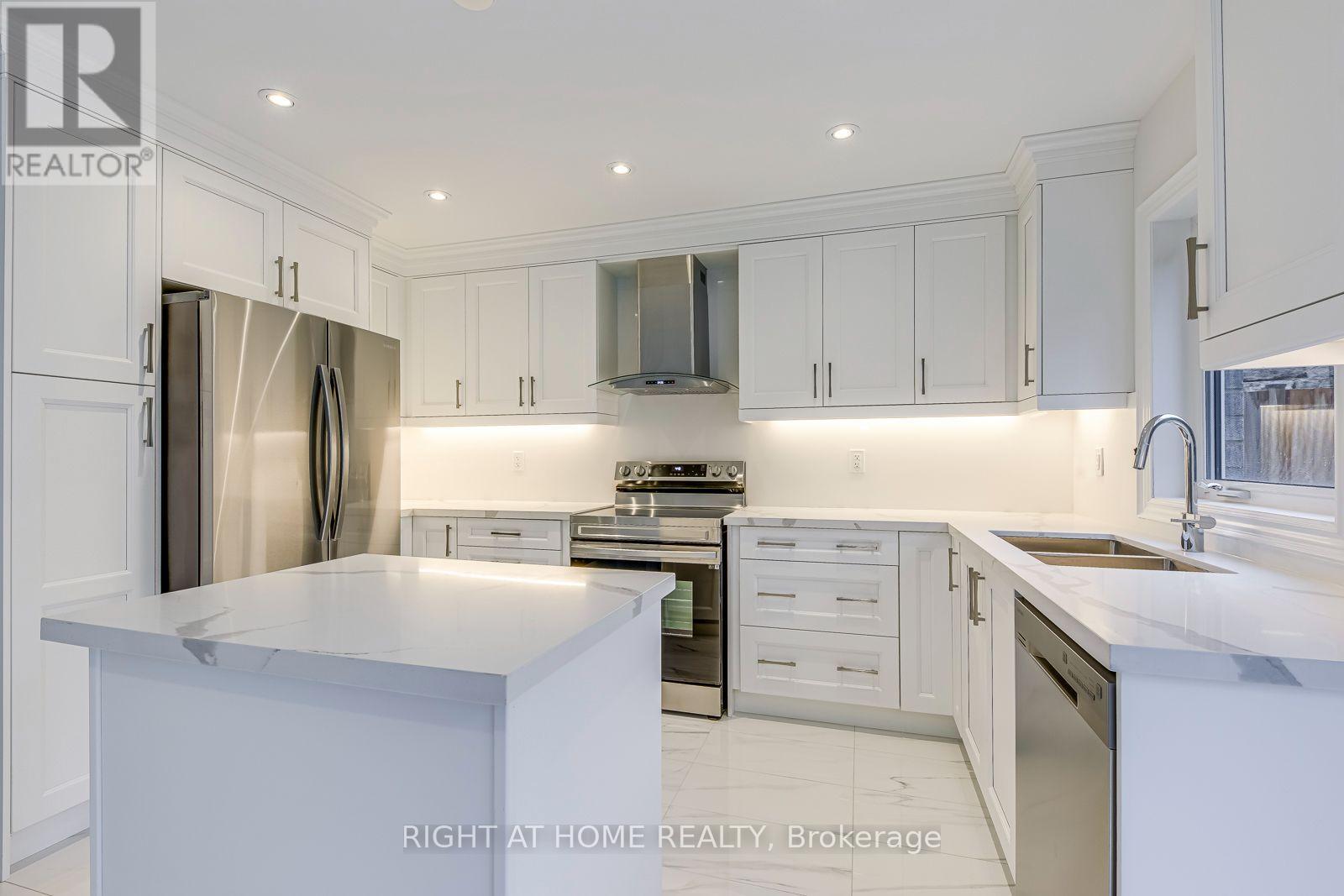 2579 Islington Avenue, Toronto, Ontario  M9V 4A2 - Photo 13 - W13670064