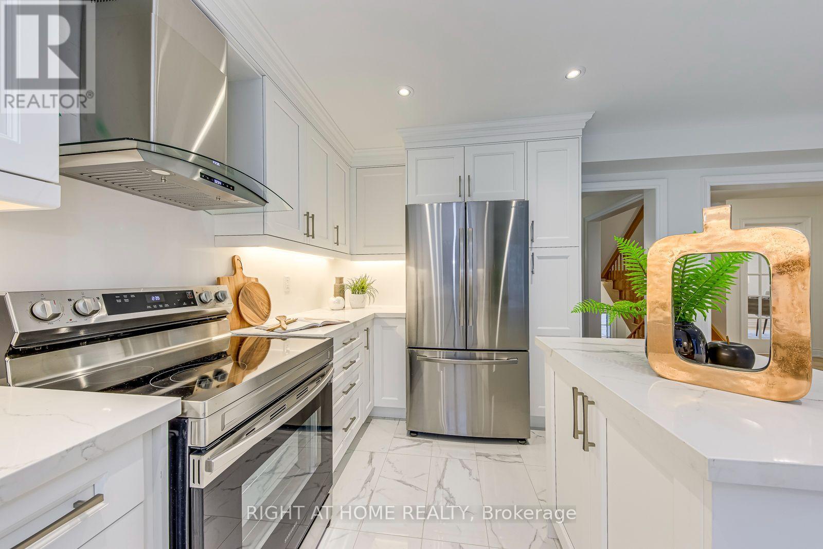 2575 Islington Avenue, Toronto, Ontario  M9V 4A2 - Photo 15 - W13670062