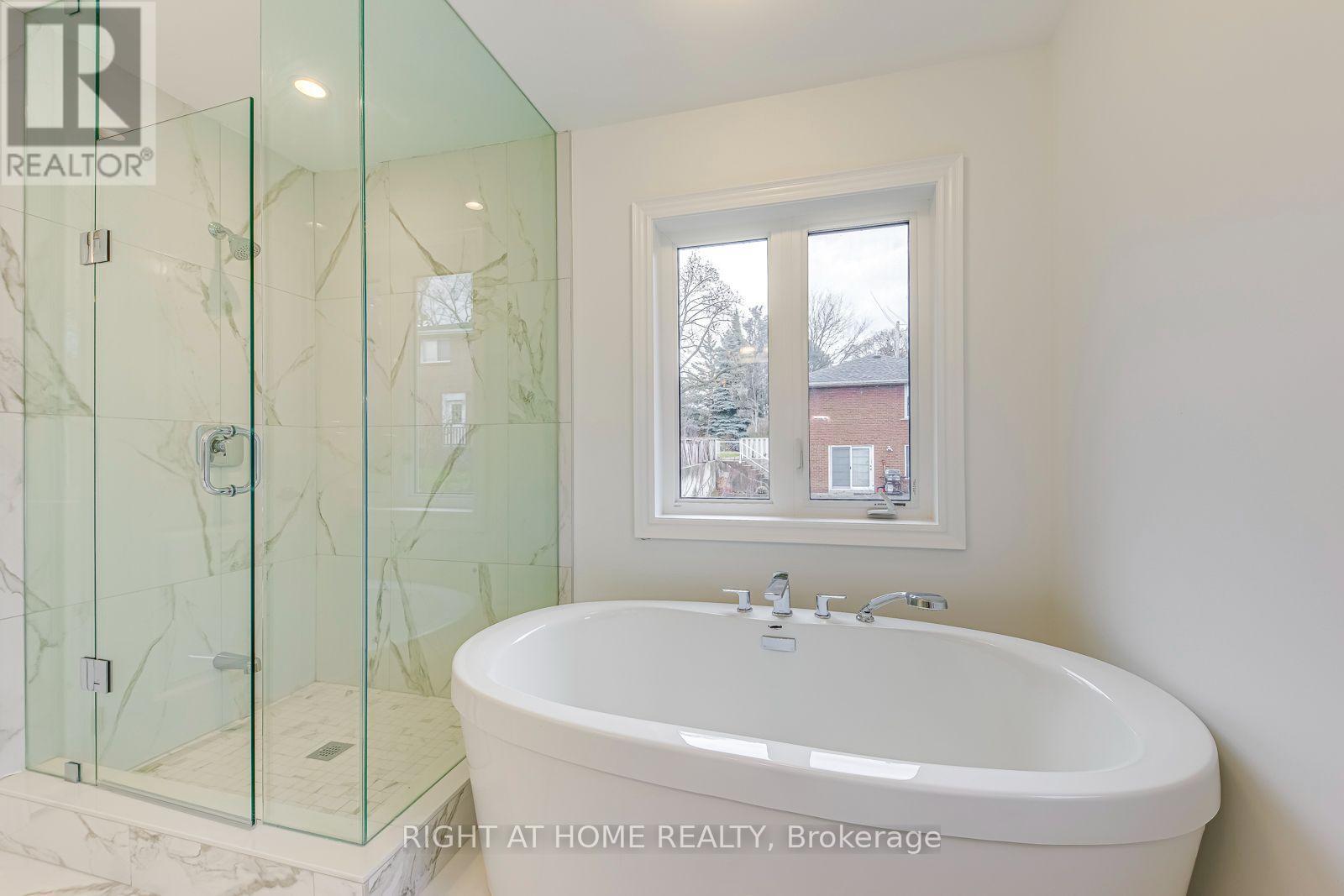 2581 Islington Avenue, Toronto, Ontario  M9V 4A2 - Photo 30 - W13670074