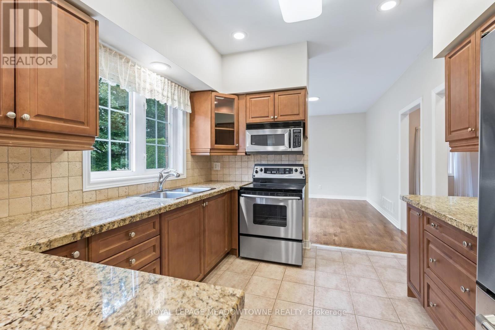 10 Orchard Park Gate, Brampton, Ontario  L6R 1W5 - Photo 17 - W13670388